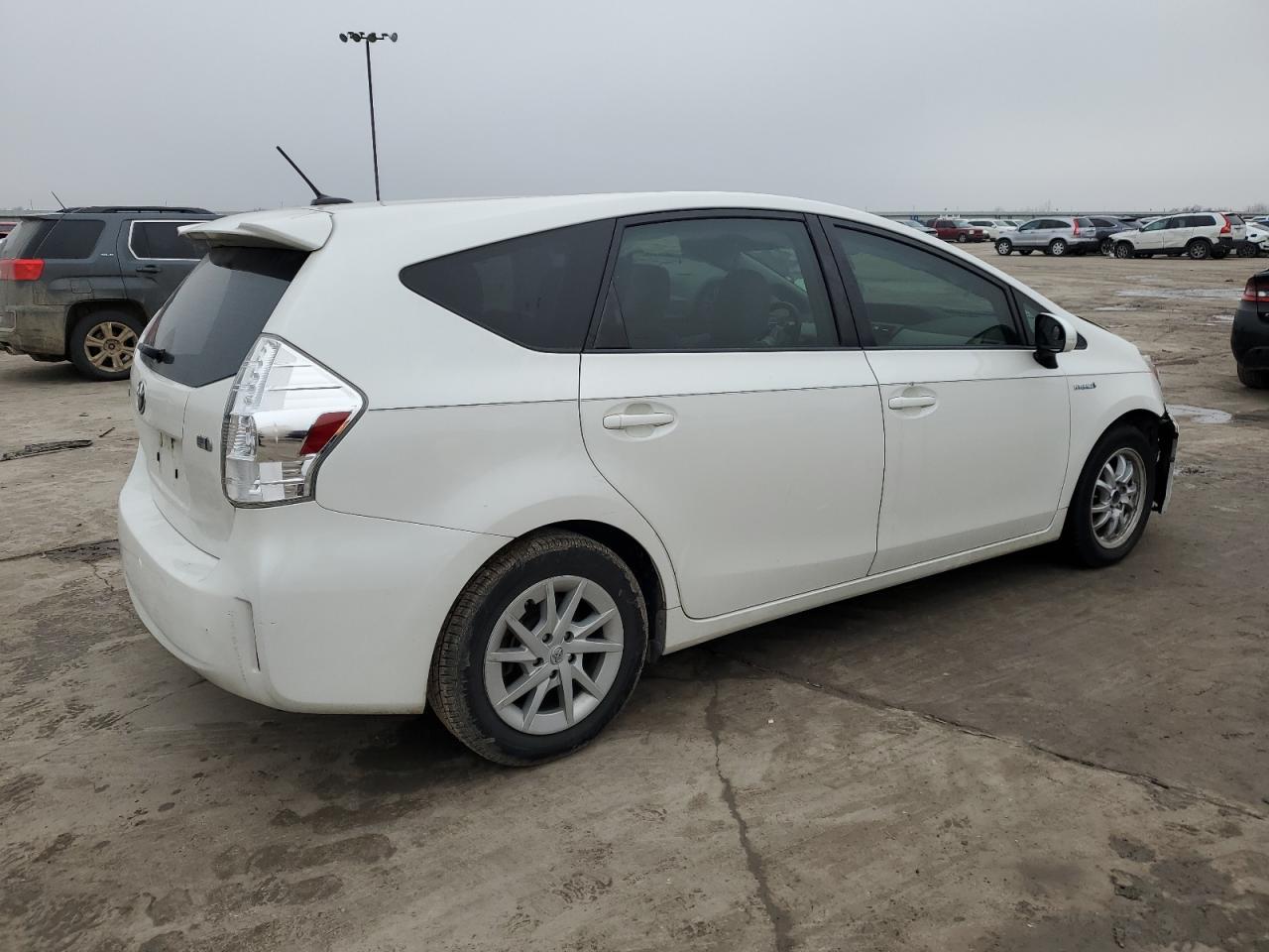 Photo 2 VIN: JTDZN3EUXC3058691 - TOYOTA PRIUS 