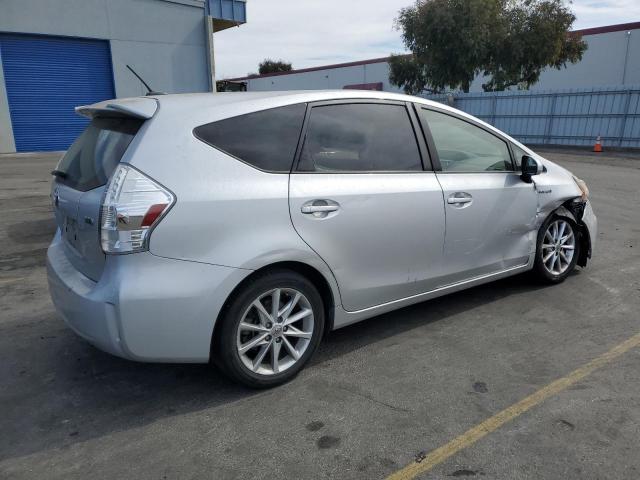 Photo 2 VIN: JTDZN3EUXC3078648 - TOYOTA PRIUS V 