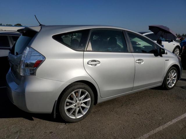 Photo 2 VIN: JTDZN3EUXC3124396 - TOYOTA PRIUS V 