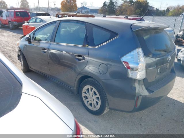 Photo 2 VIN: JTDZN3EUXC3132918 - TOYOTA PRIUS V 