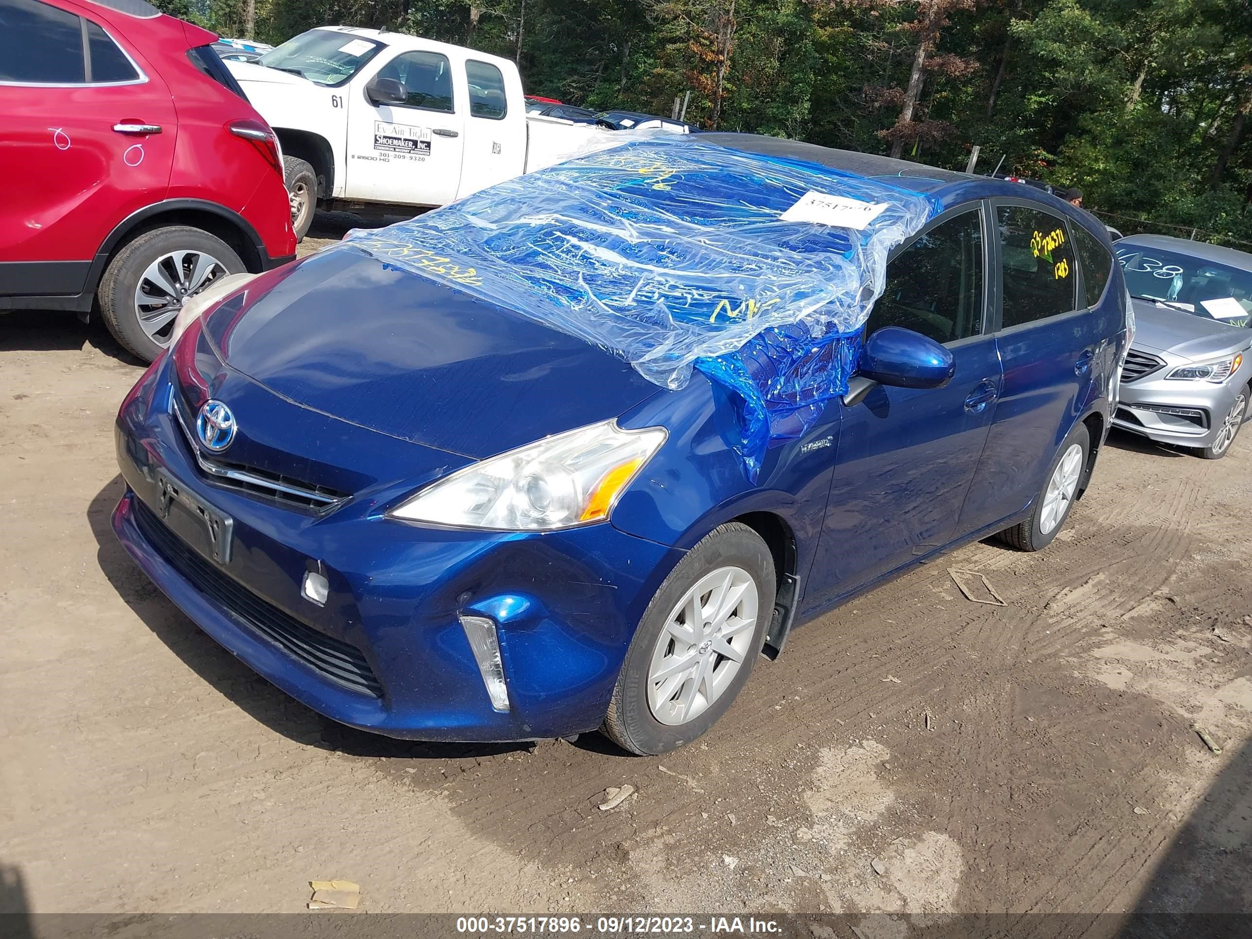 Photo 1 VIN: JTDZN3EUXC3181178 - TOYOTA PRIUS V (+) 