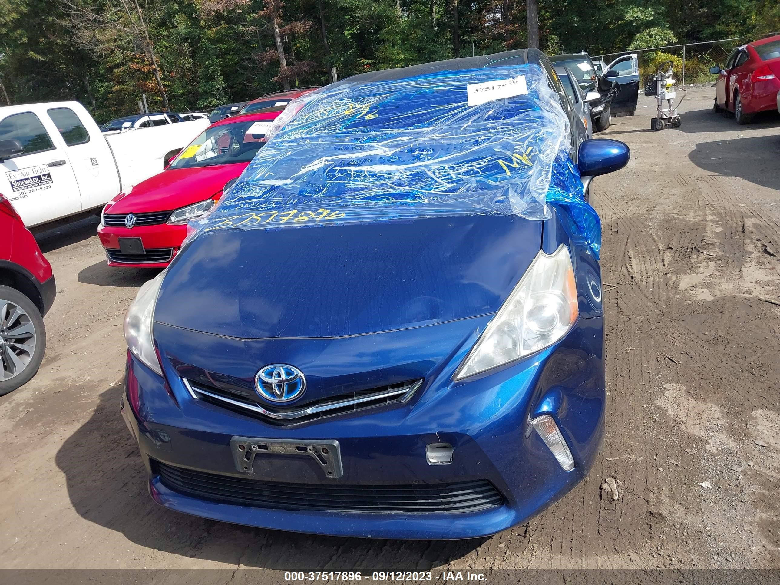 Photo 11 VIN: JTDZN3EUXC3181178 - TOYOTA PRIUS V (+) 