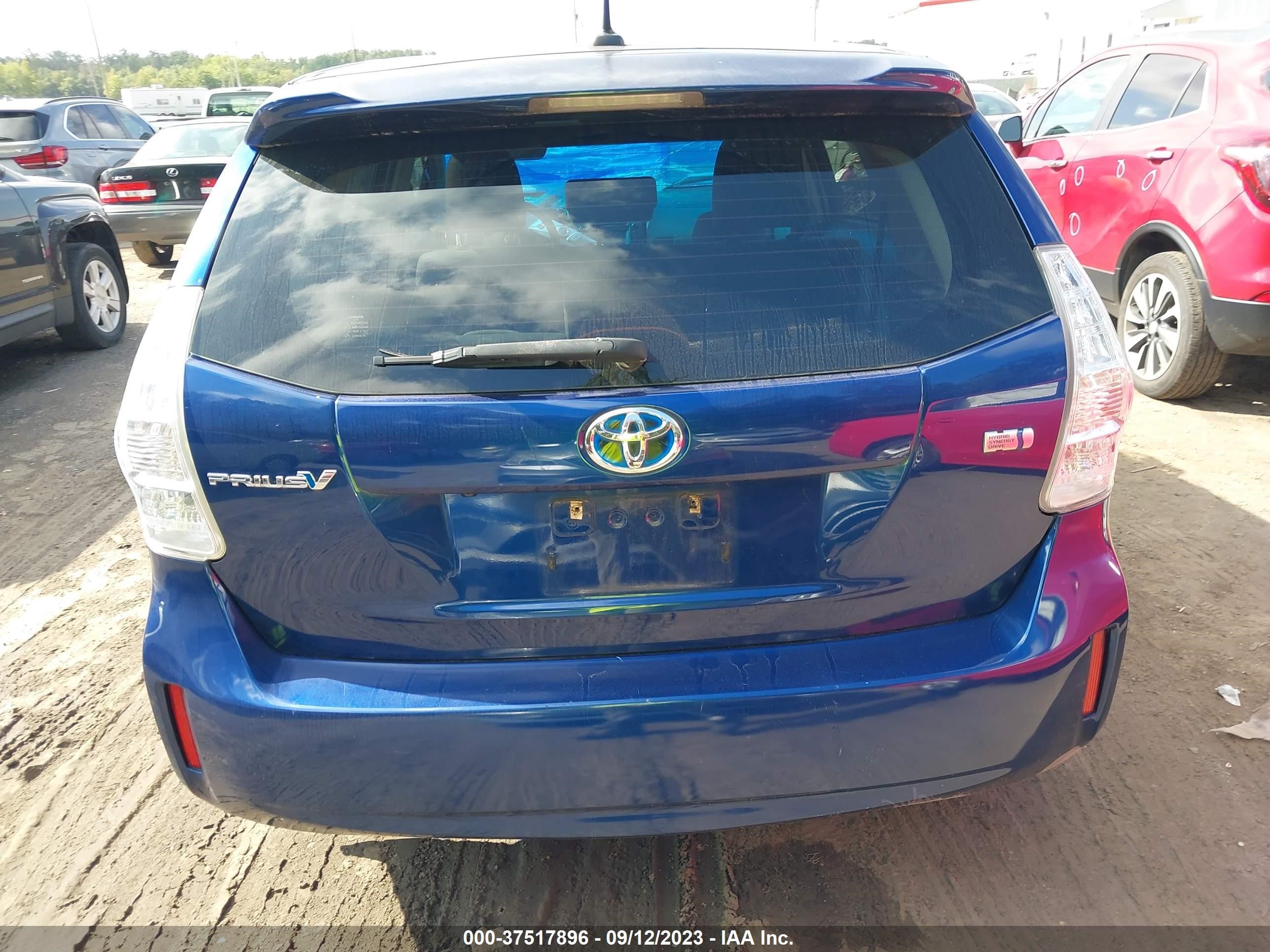 Photo 15 VIN: JTDZN3EUXC3181178 - TOYOTA PRIUS V (+) 