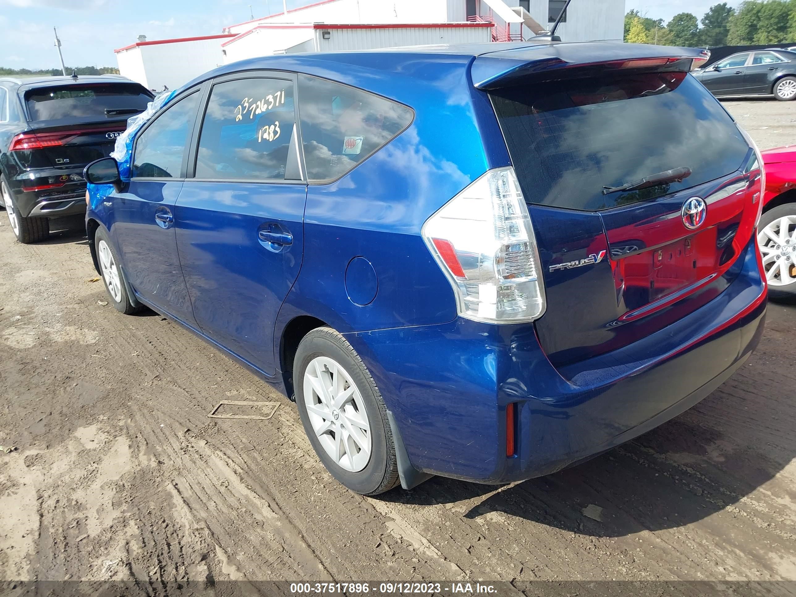 Photo 2 VIN: JTDZN3EUXC3181178 - TOYOTA PRIUS V (+) 