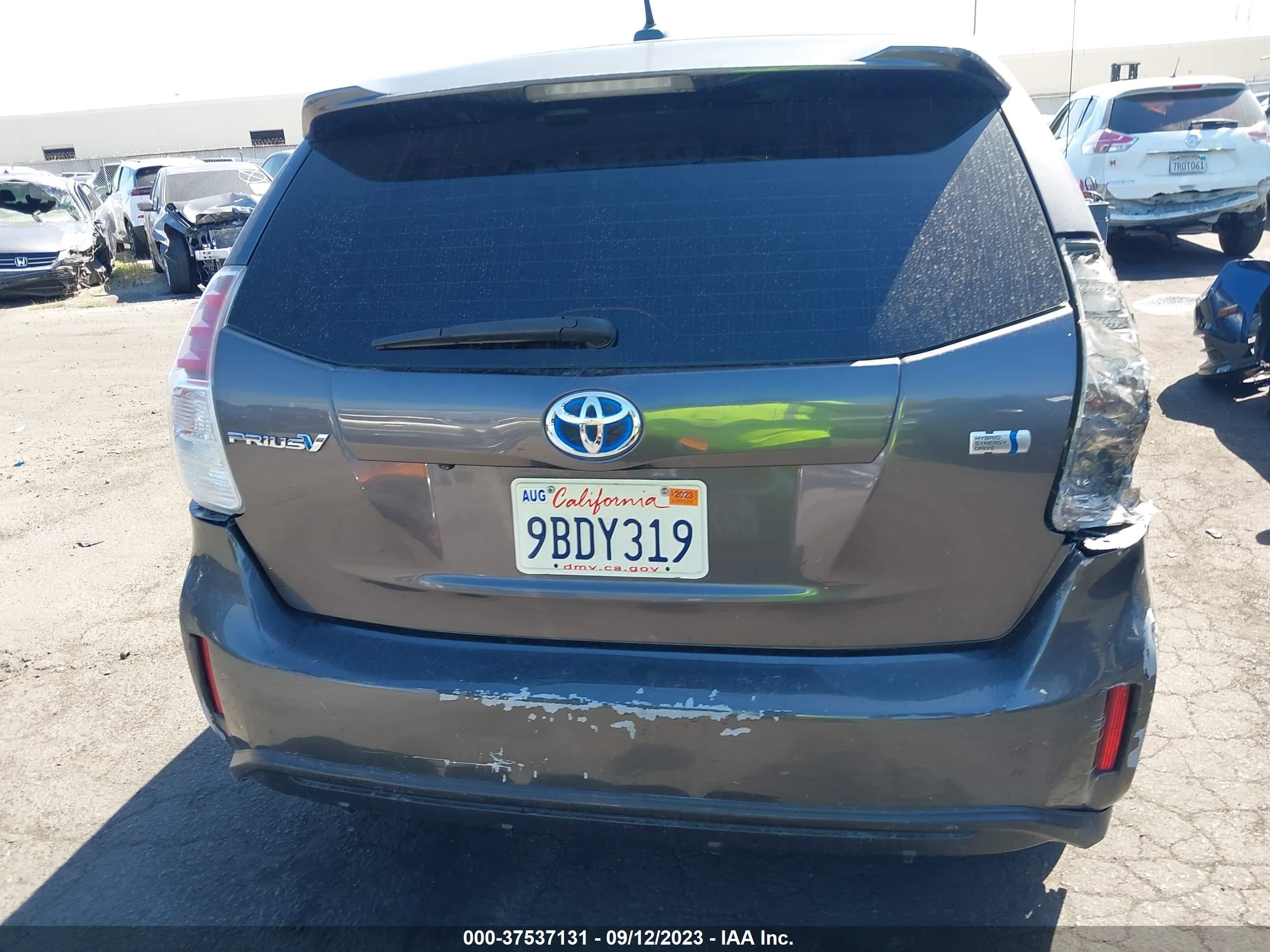 Photo 15 VIN: JTDZN3EUXFJ024329 - TOYOTA PRIUS V (+) 