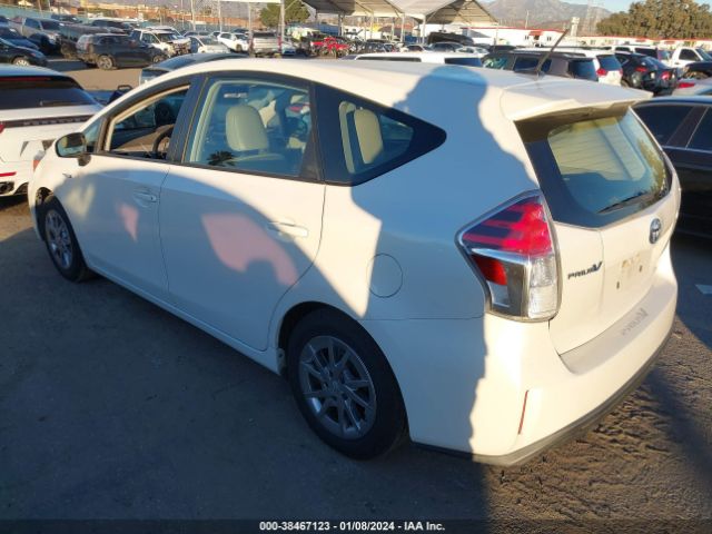 Photo 2 VIN: JTDZN3EUXGJ047613 - TOYOTA PRIUS V 