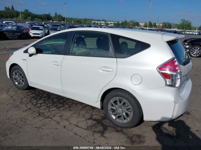 Photo 2 VIN: JTDZN3EUXGJ055467 - TOYOTA PRIUS V 