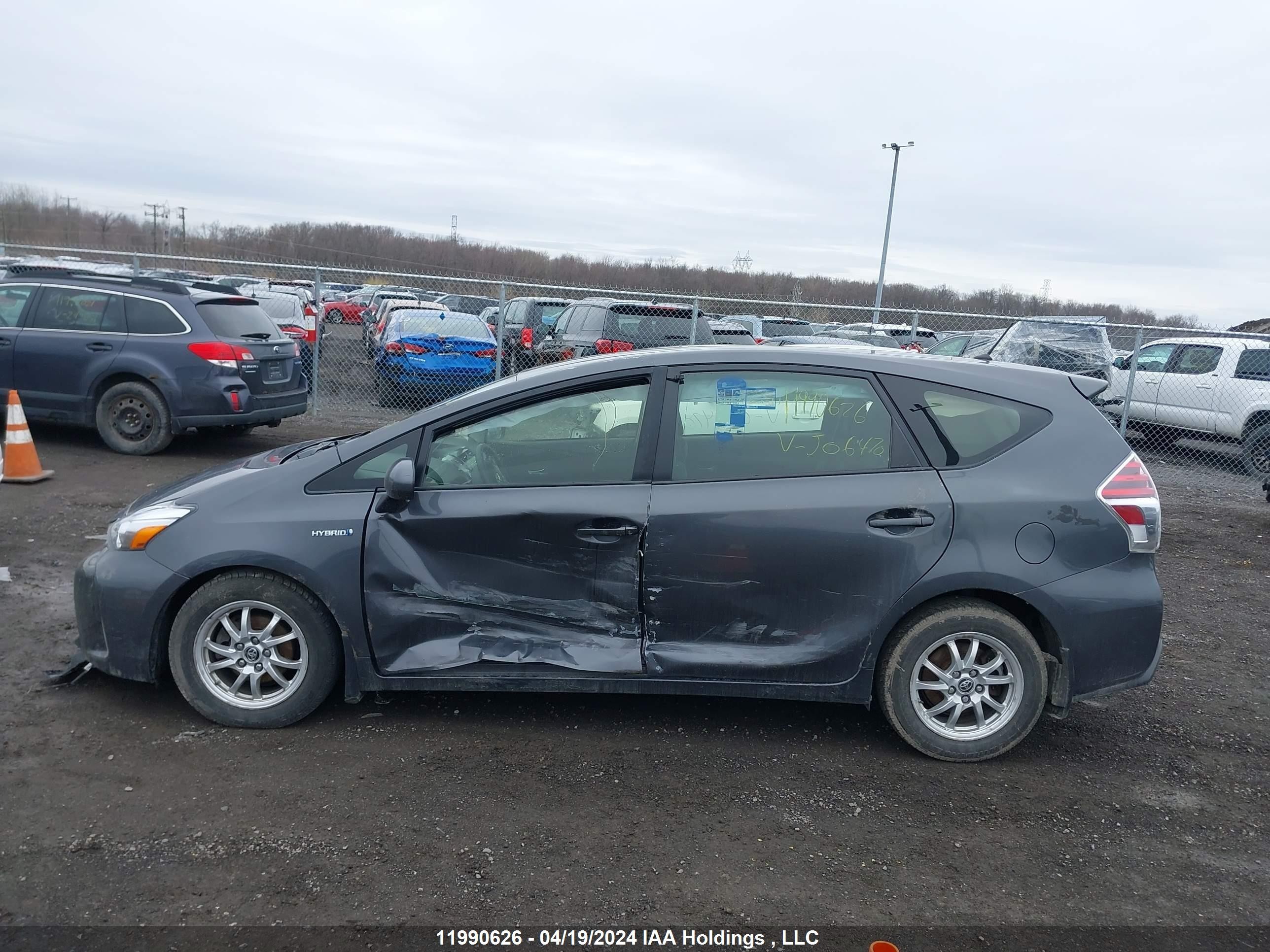 Photo 14 VIN: JTDZN3EUXHJ062470 - TOYOTA PRIUS V (+) 