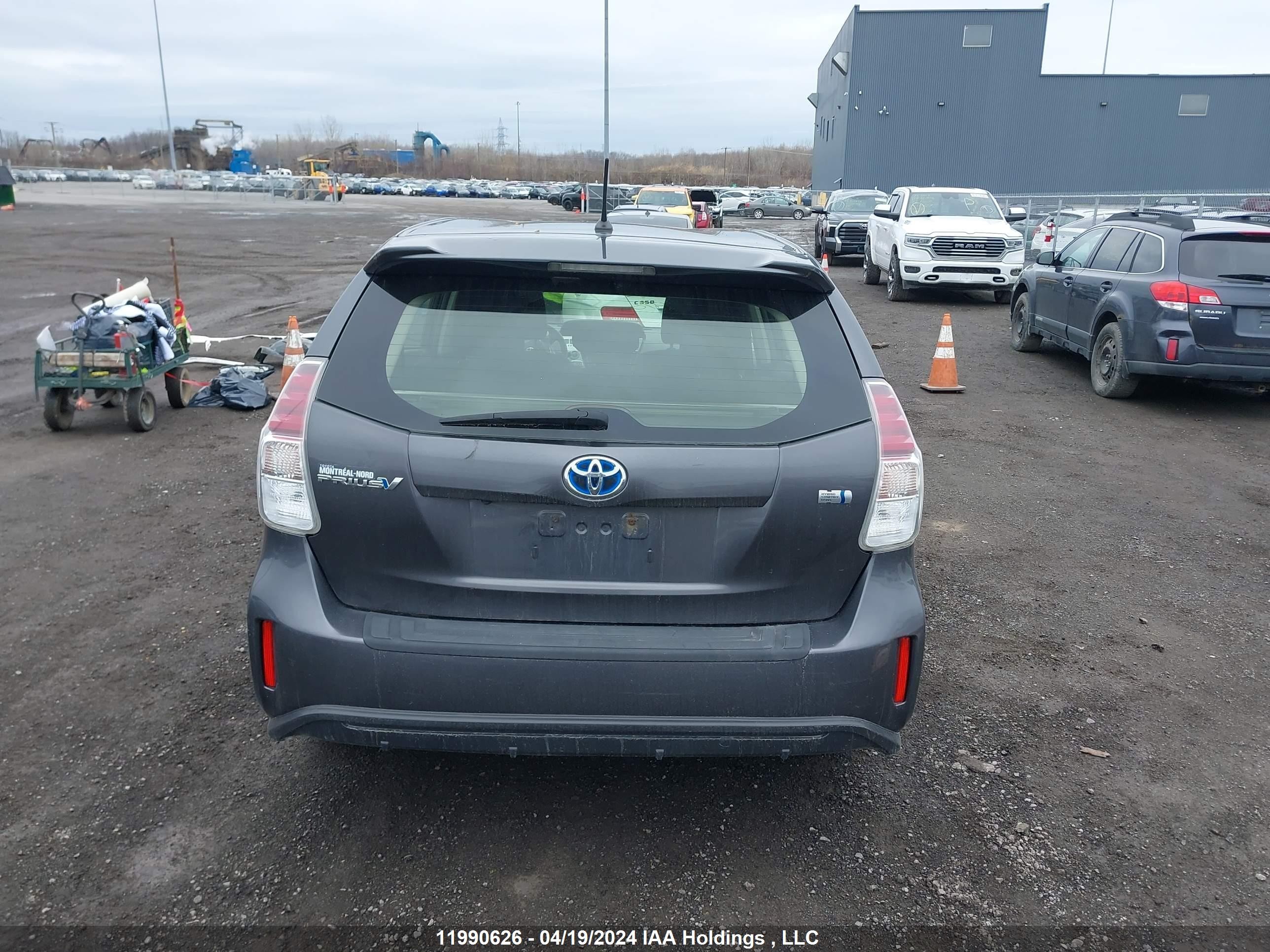 Photo 16 VIN: JTDZN3EUXHJ062470 - TOYOTA PRIUS V (+) 