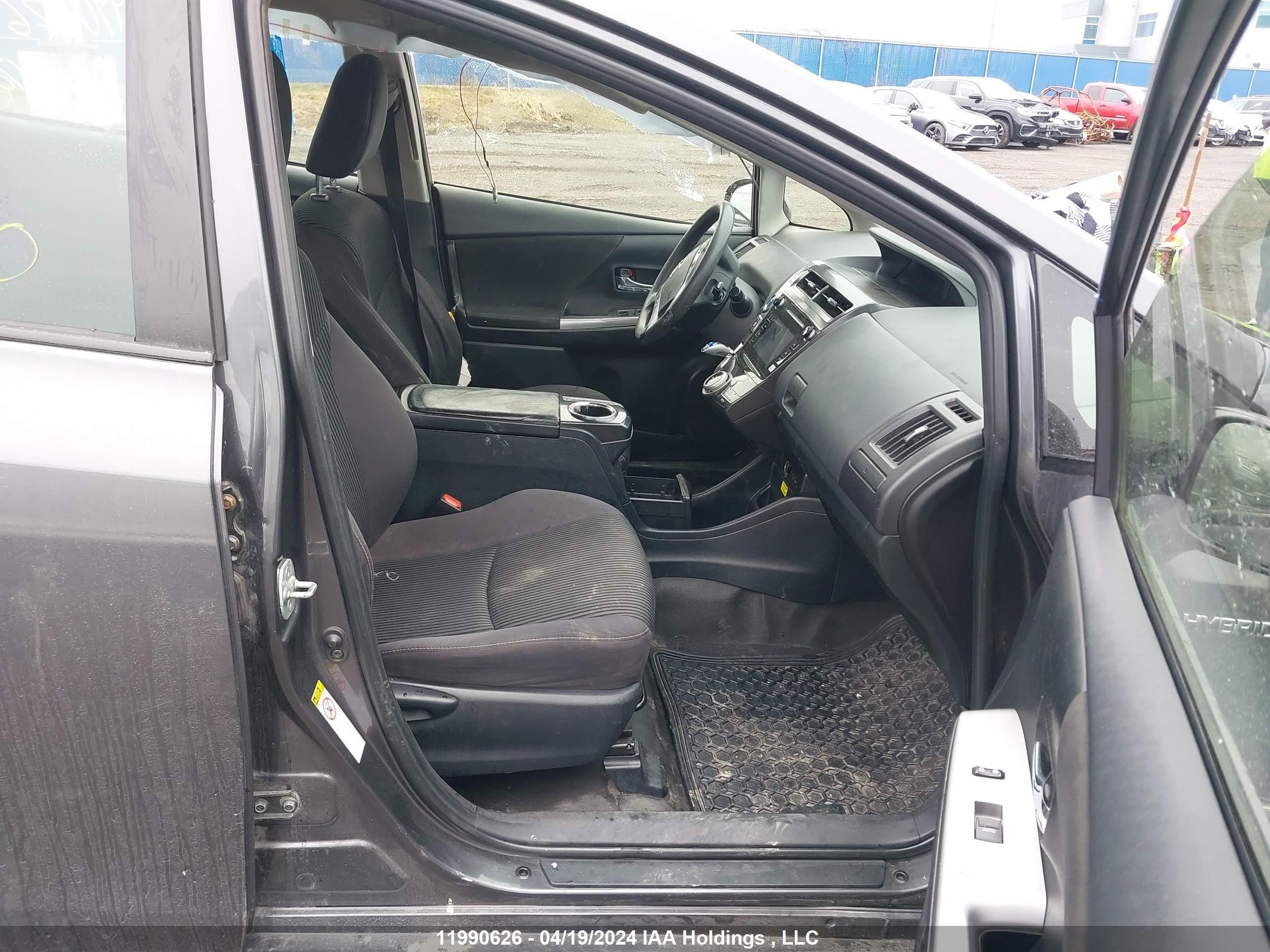 Photo 4 VIN: JTDZN3EUXHJ062470 - TOYOTA PRIUS V (+) 