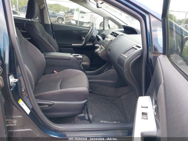 Photo 4 VIN: JTDZN3EUXHJ065157 - TOYOTA PRIUS V 