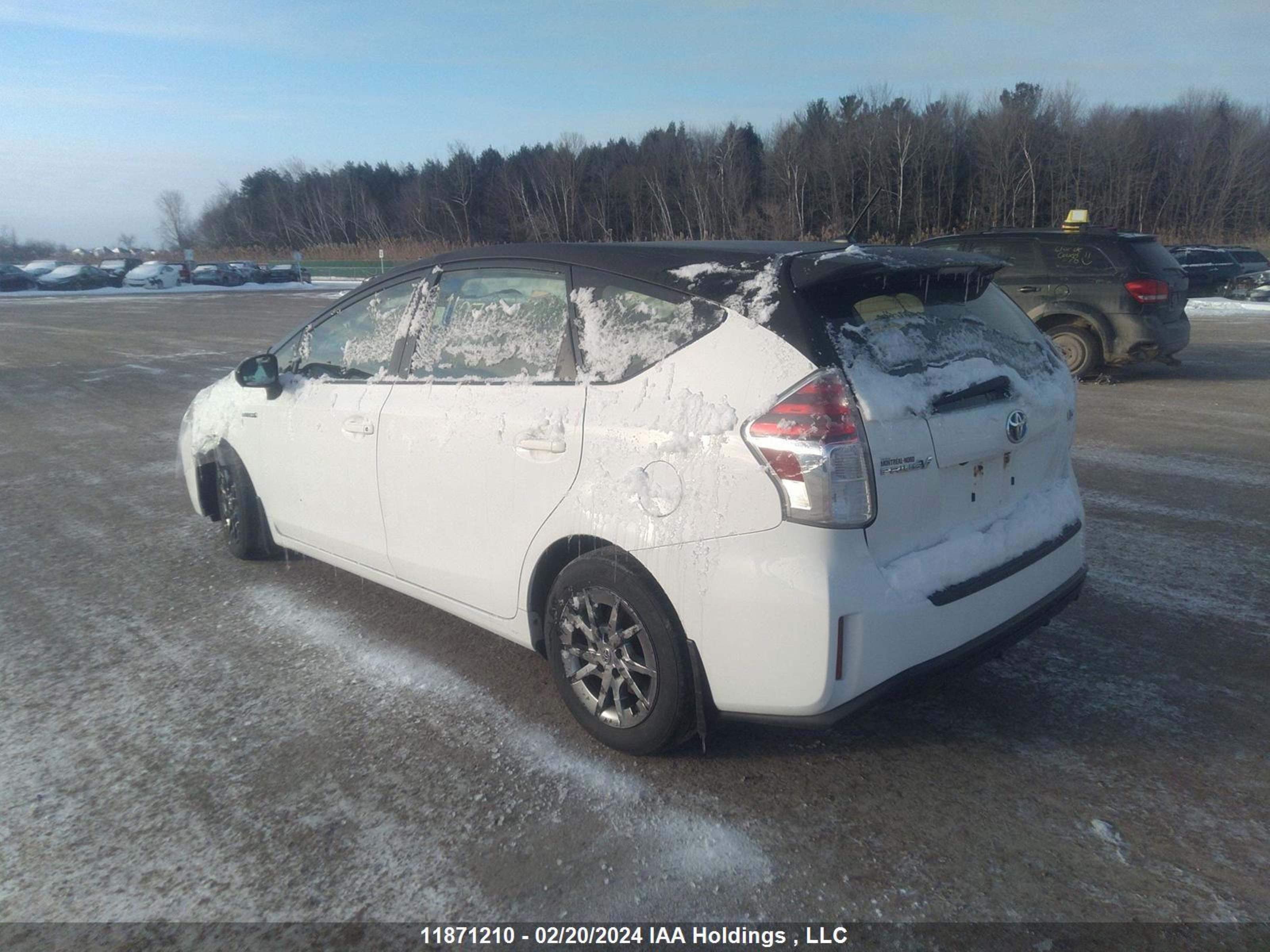 Photo 2 VIN: JTDZN3EUXHJ069354 - TOYOTA PRIUS V (+) 