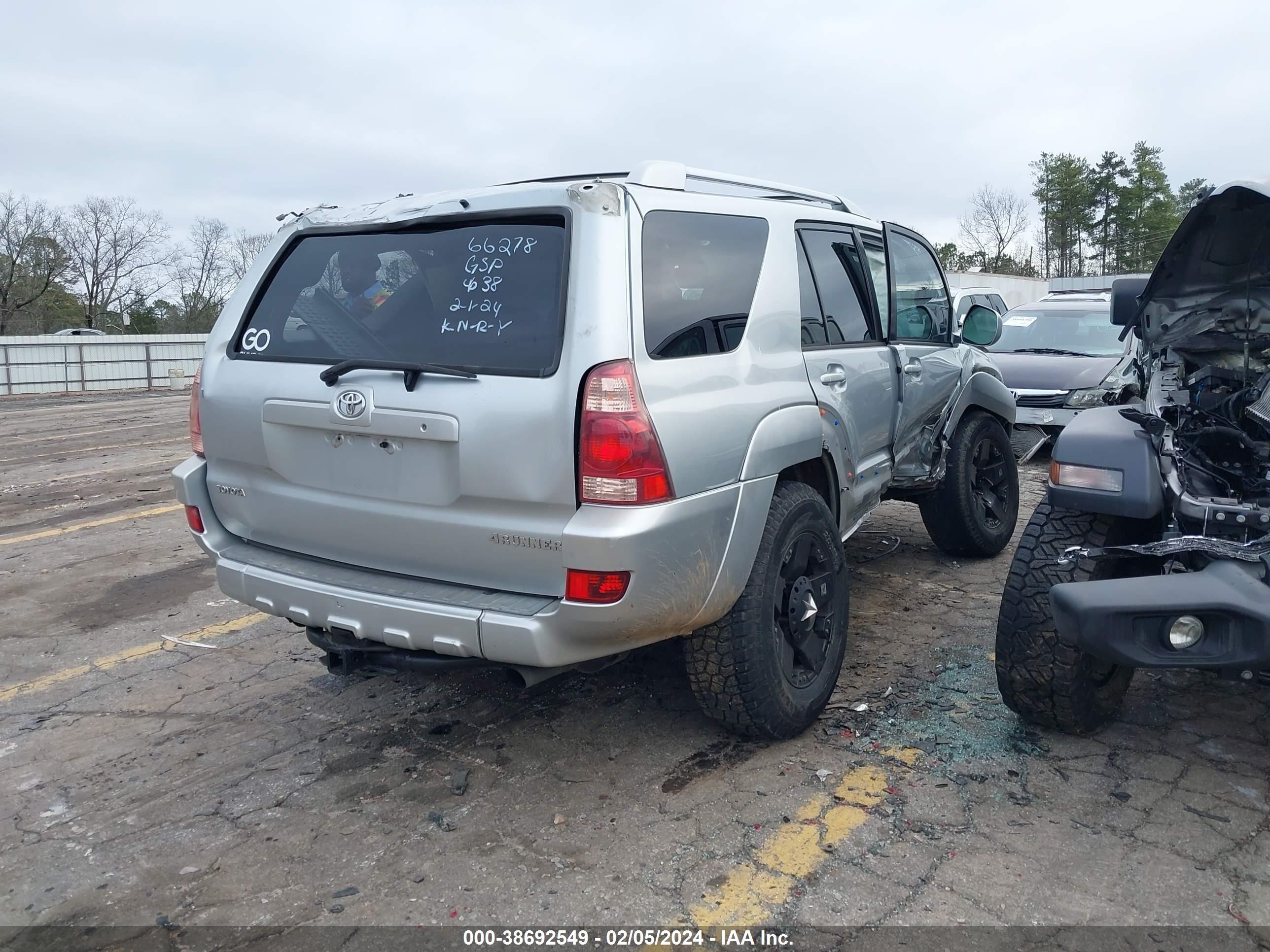 Photo 3 VIN: JTEBT17R340034638 - TOYOTA 4RUNNER 