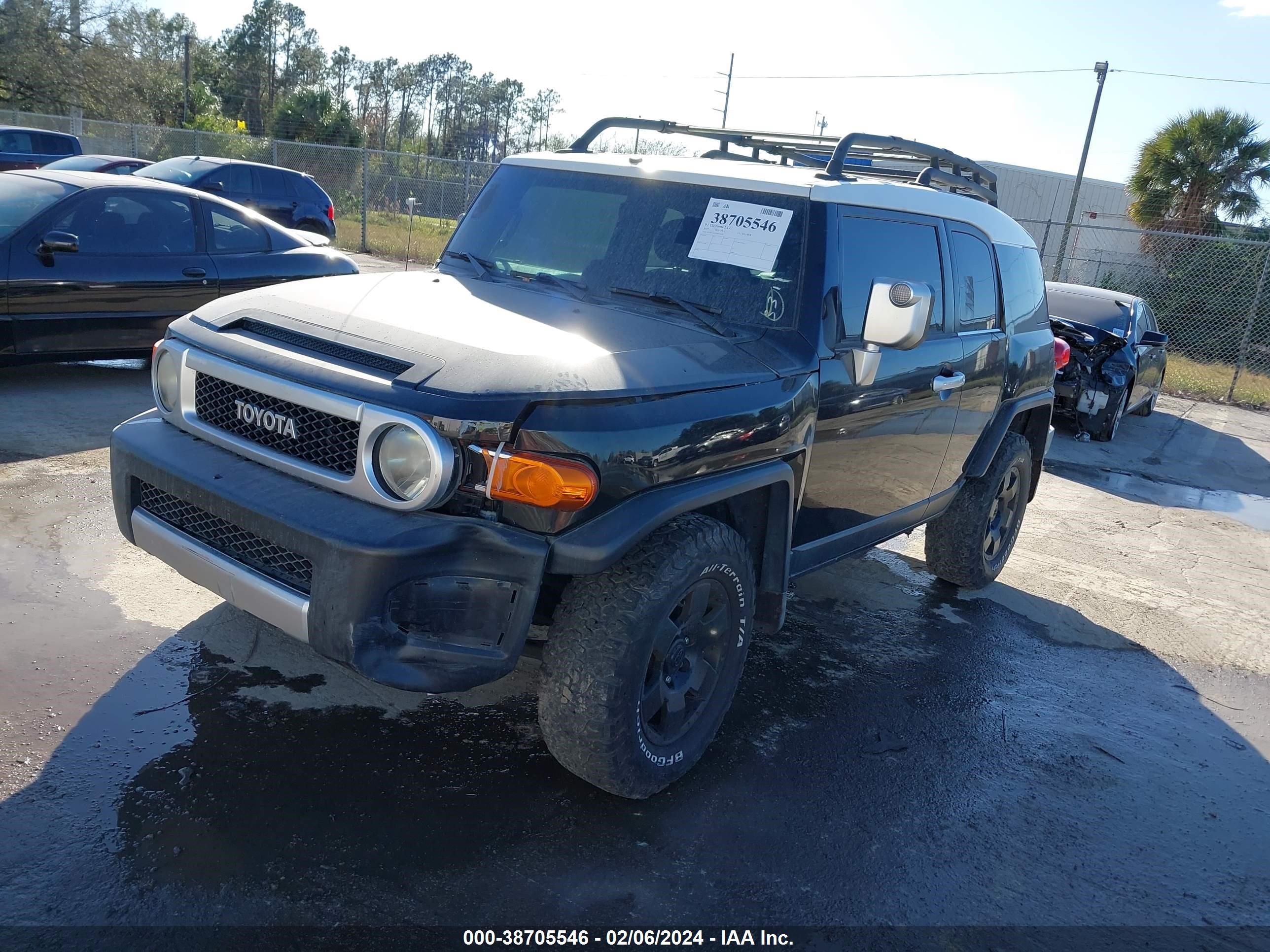 Photo 2 VIN: JTEBU11F070013939 - TOYOTA FJ CRUISER 