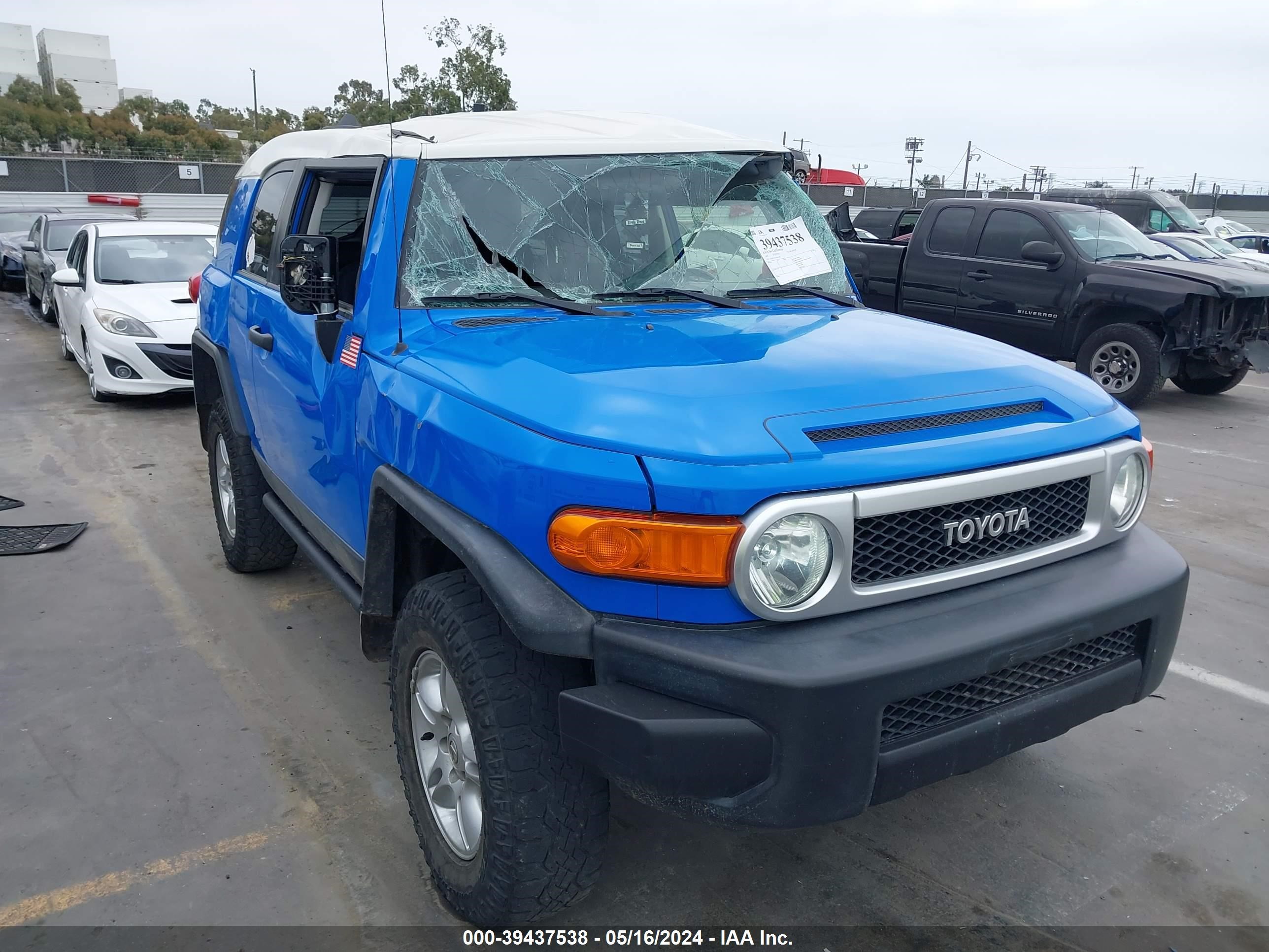 Photo 0 VIN: JTEBU11F170012542 - TOYOTA FJ CRUISER 