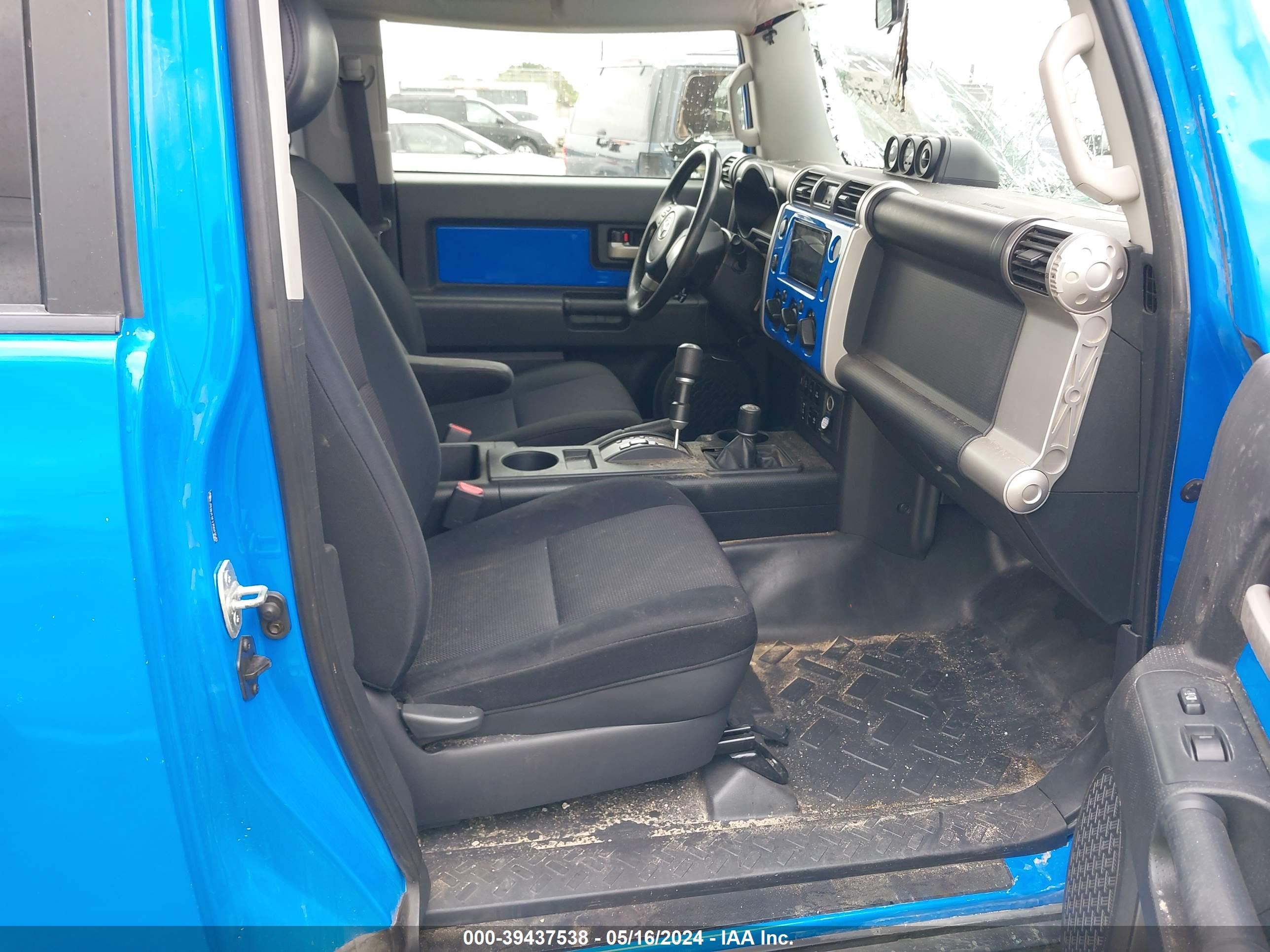 Photo 4 VIN: JTEBU11F170012542 - TOYOTA FJ CRUISER 