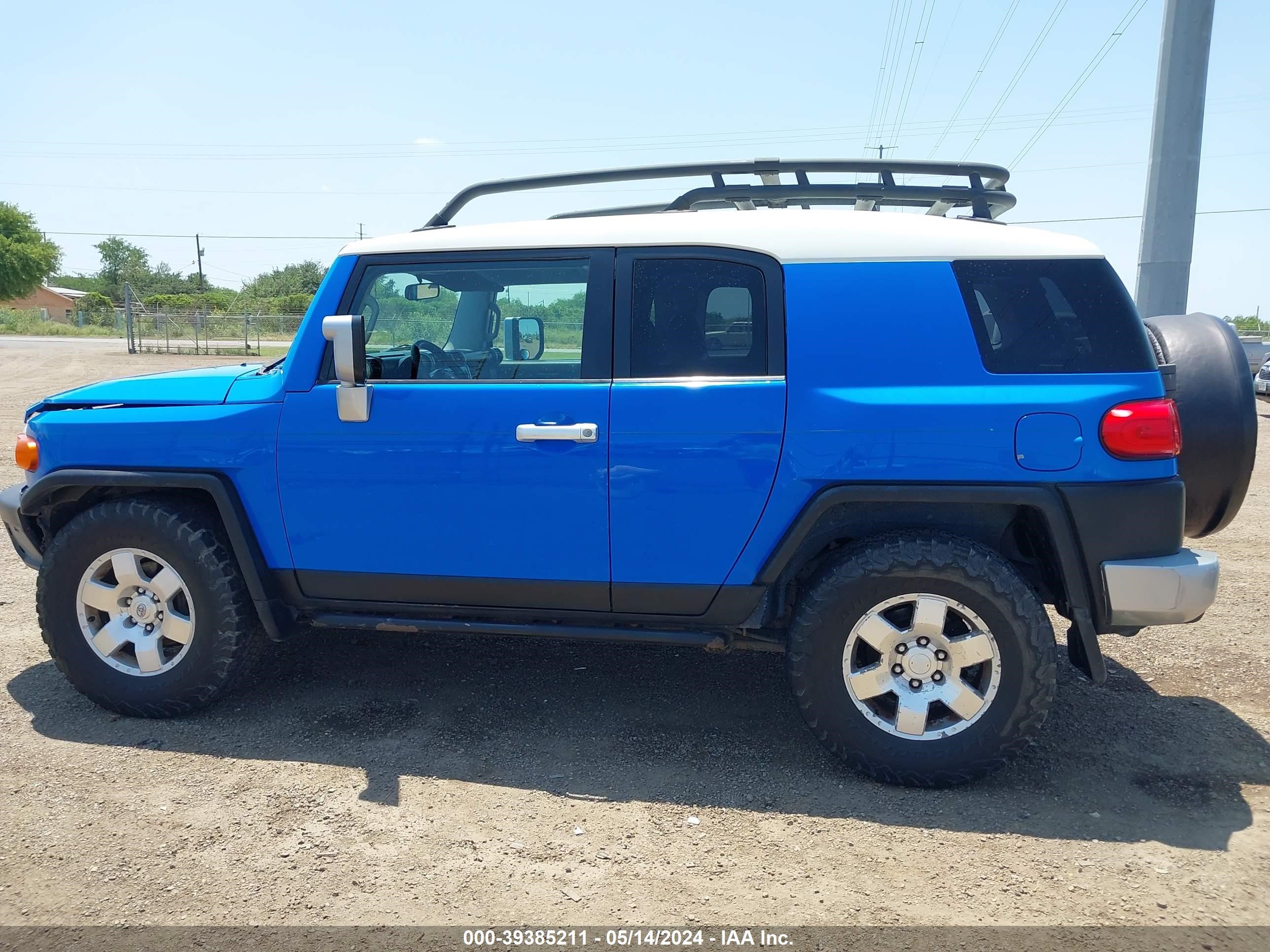 Photo 13 VIN: JTEBU11F170024903 - TOYOTA FJ CRUISER 