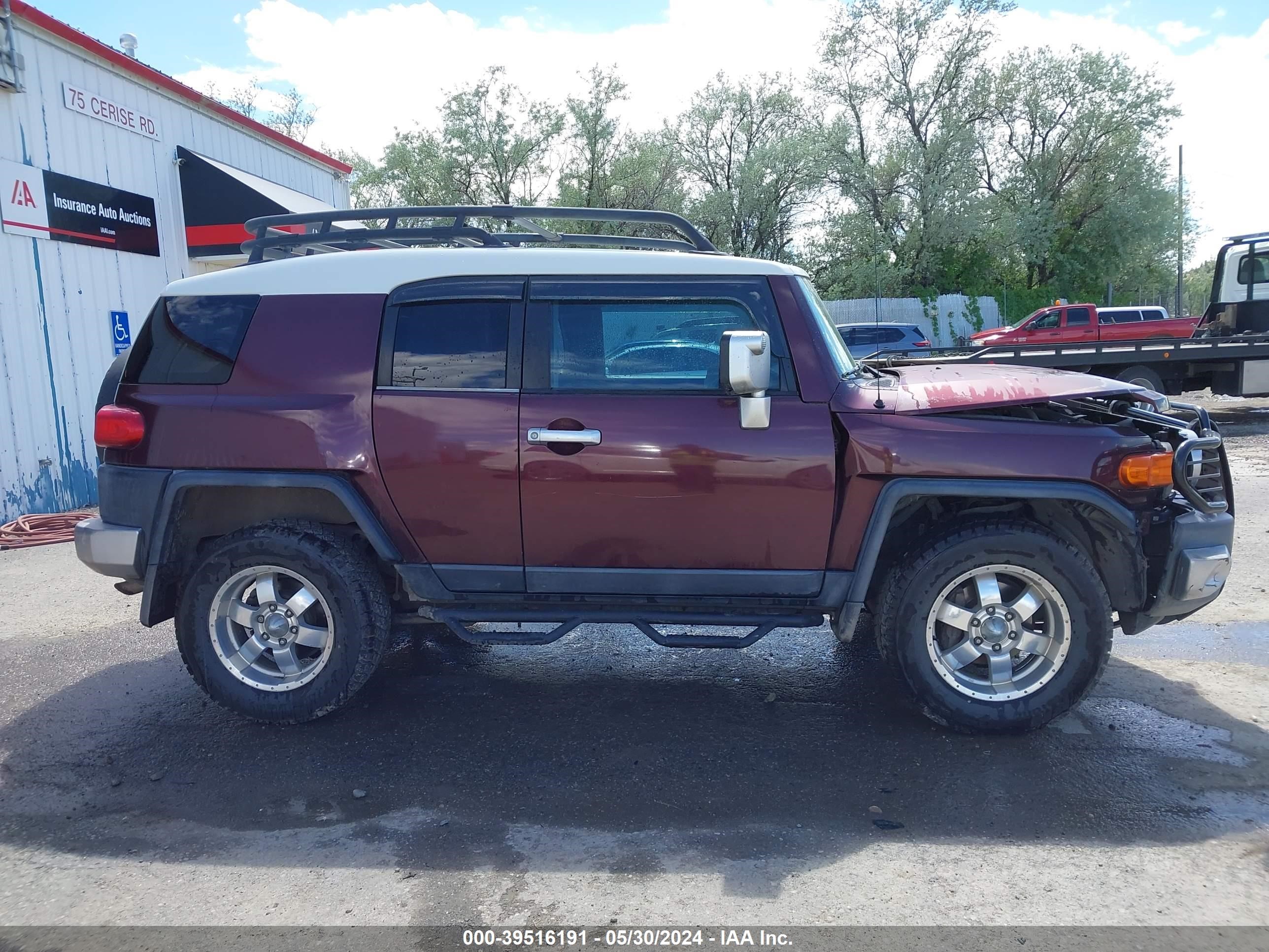 Photo 12 VIN: JTEBU11F170036856 - TOYOTA FJ CRUISER 