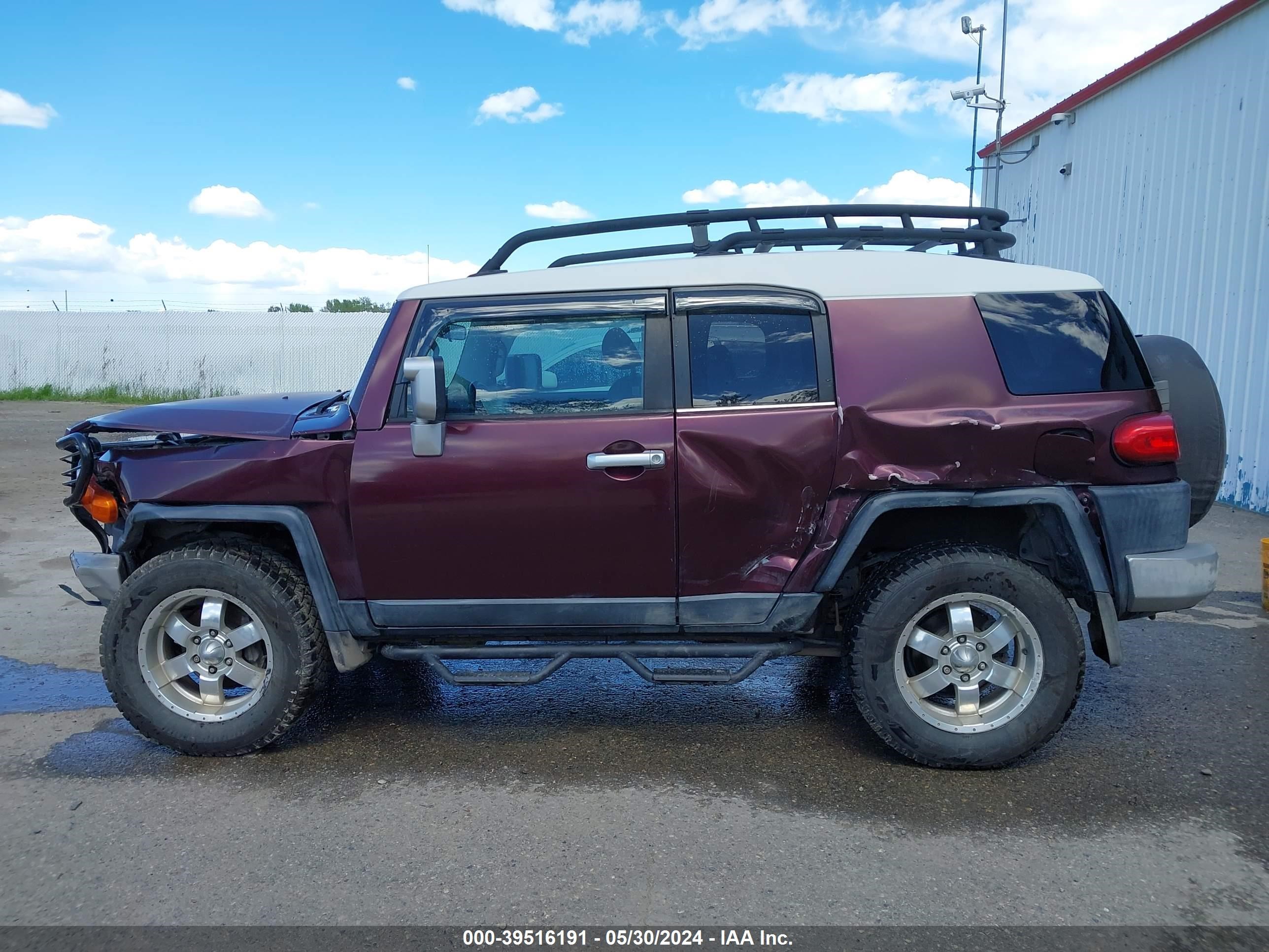 Photo 13 VIN: JTEBU11F170036856 - TOYOTA FJ CRUISER 