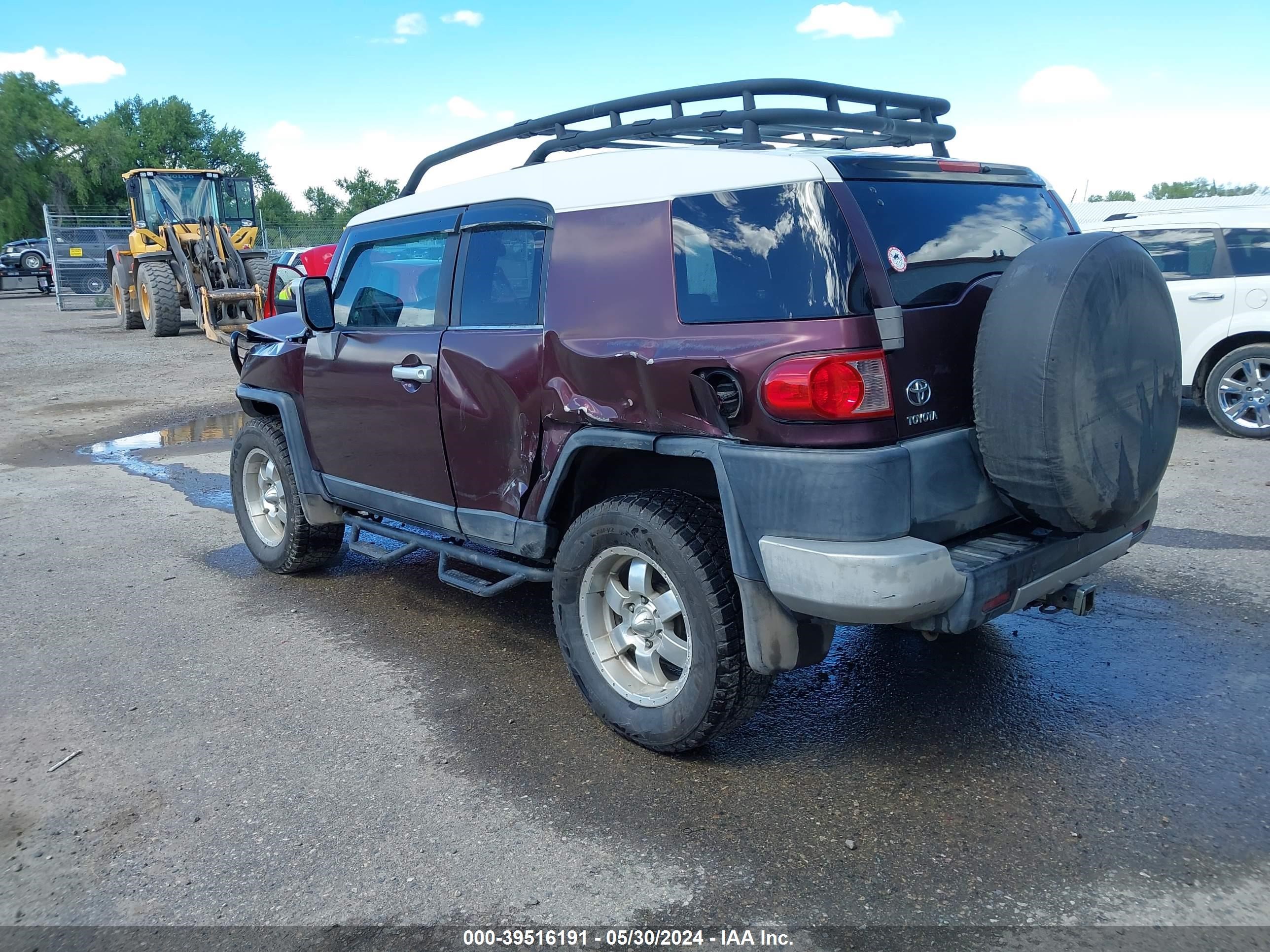 Photo 2 VIN: JTEBU11F170036856 - TOYOTA FJ CRUISER 