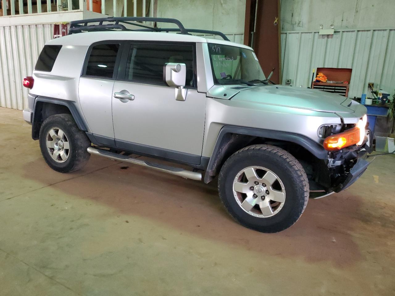 Photo 3 VIN: JTEBU11F170056525 - TOYOTA FJ CRUISER 