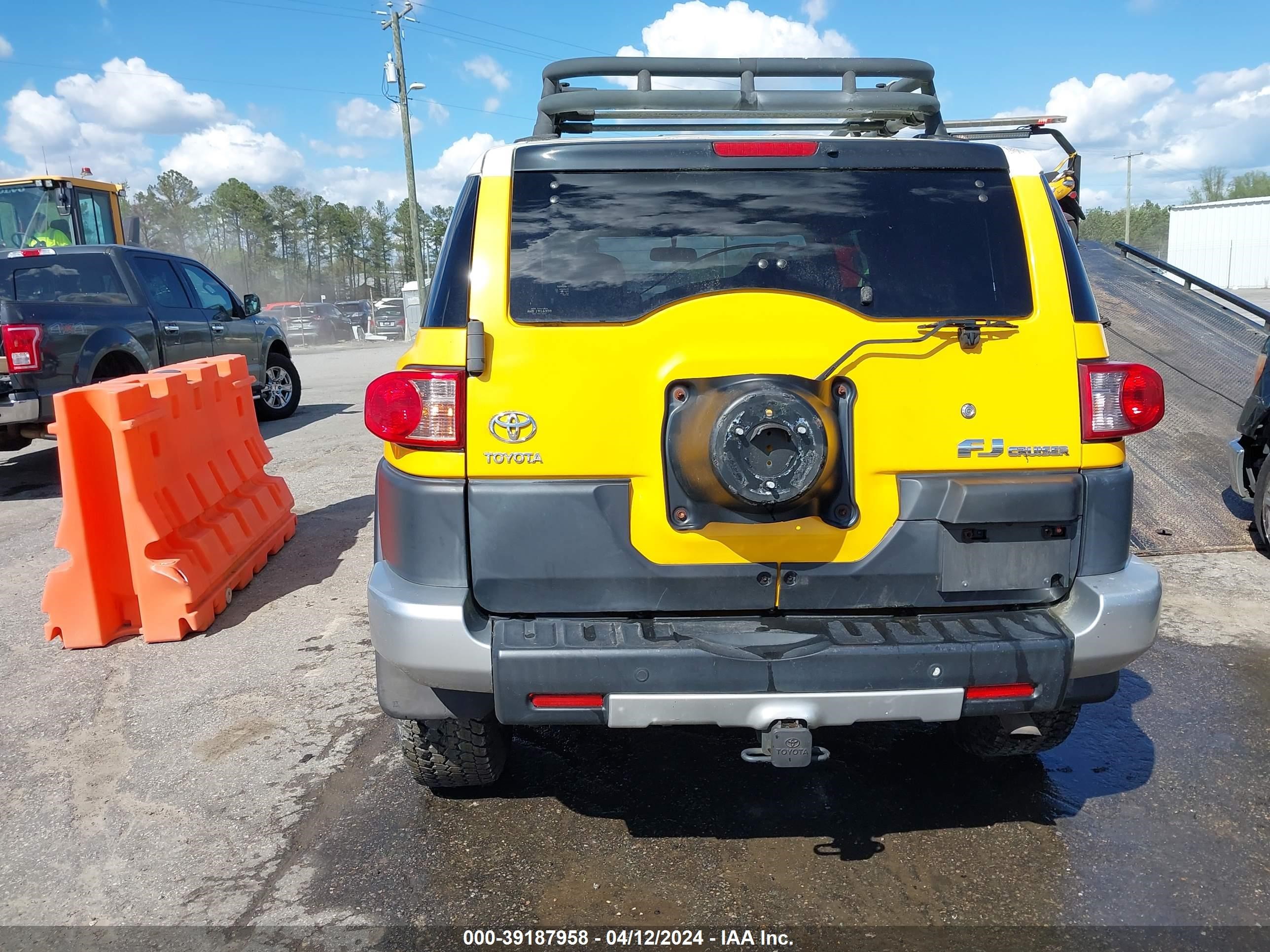 Photo 16 VIN: JTEBU11F170069792 - TOYOTA FJ CRUISER 