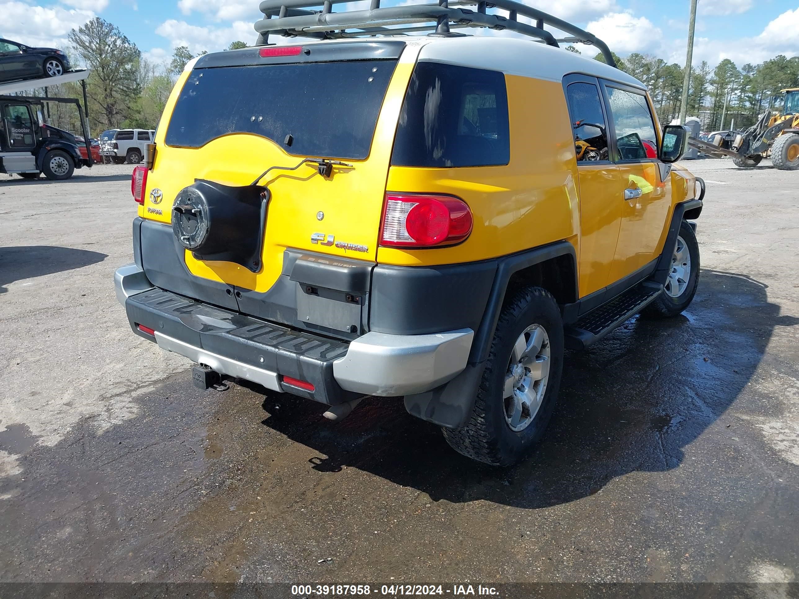 Photo 4 VIN: JTEBU11F170069792 - TOYOTA FJ CRUISER 