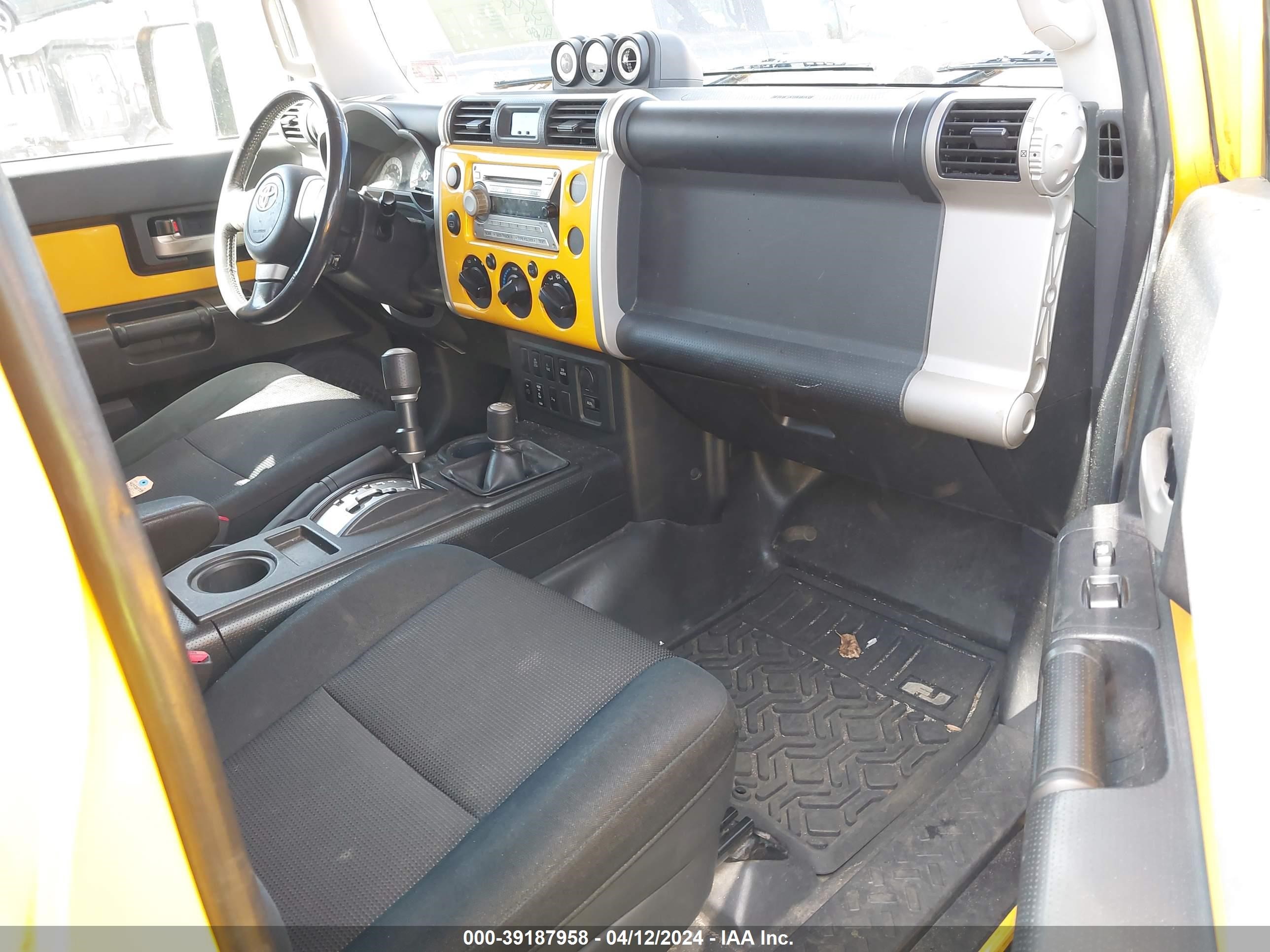 Photo 5 VIN: JTEBU11F170069792 - TOYOTA FJ CRUISER 