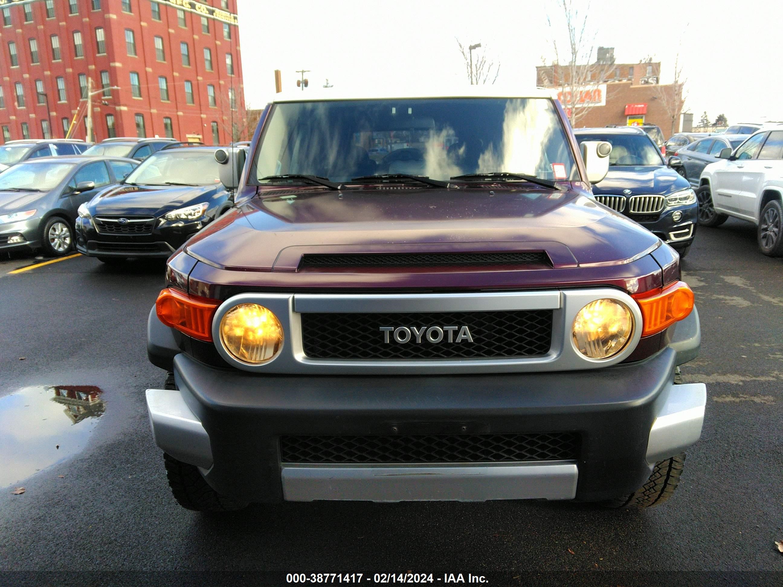 Photo 11 VIN: JTEBU11F270025798 - TOYOTA FJ CRUISER 