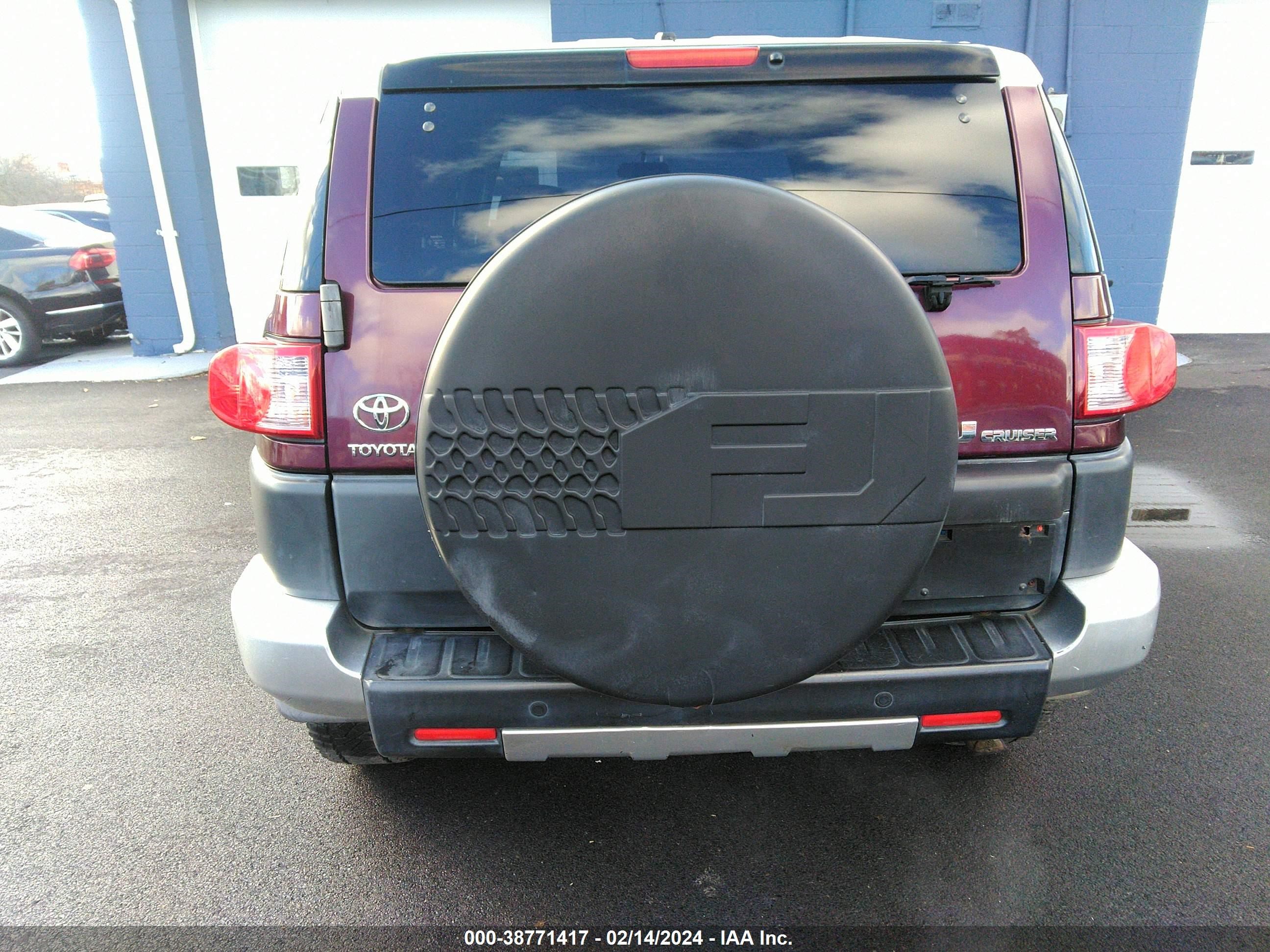 Photo 15 VIN: JTEBU11F270025798 - TOYOTA FJ CRUISER 