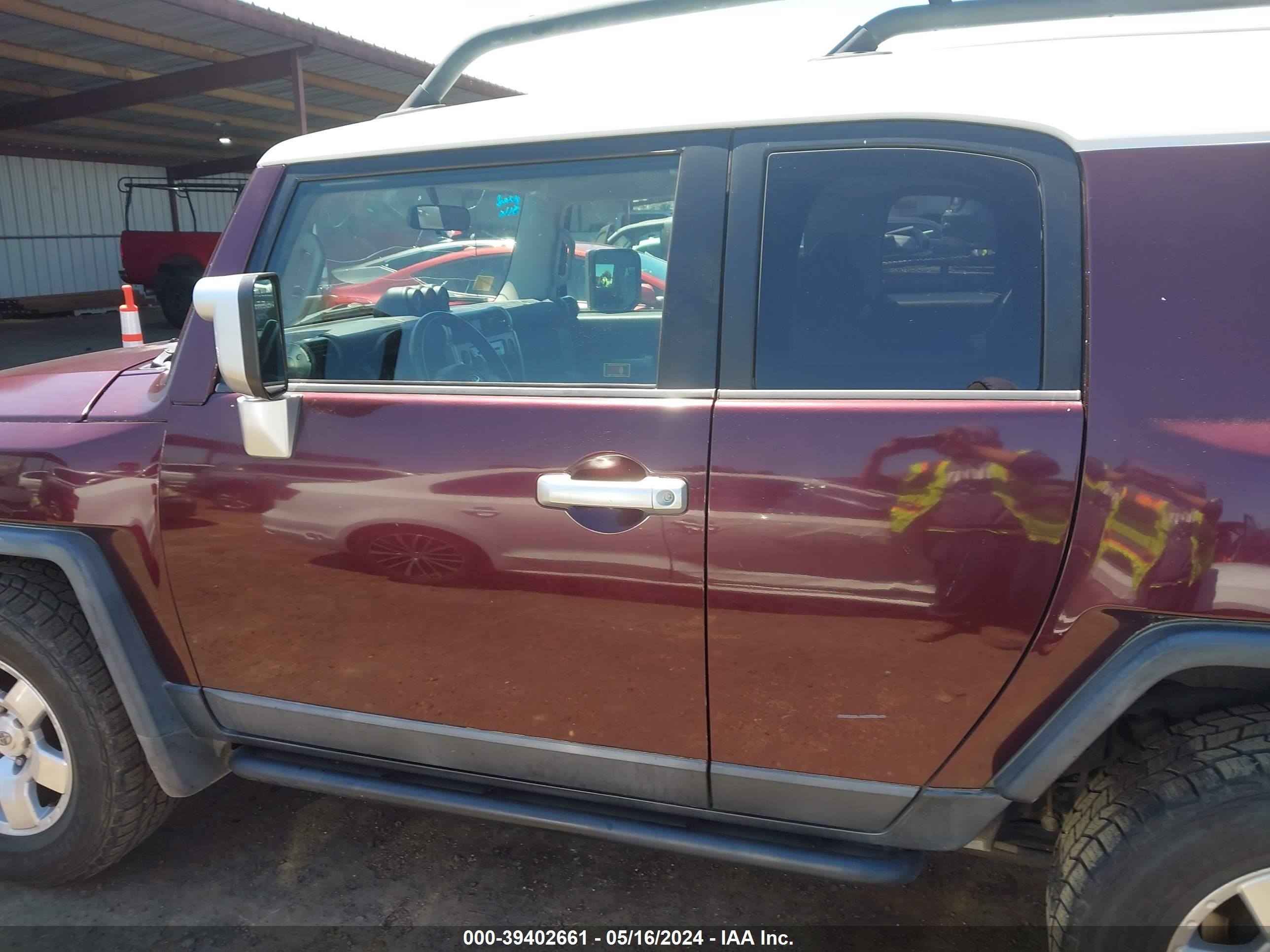 Photo 14 VIN: JTEBU11F270061720 - TOYOTA FJ CRUISER 