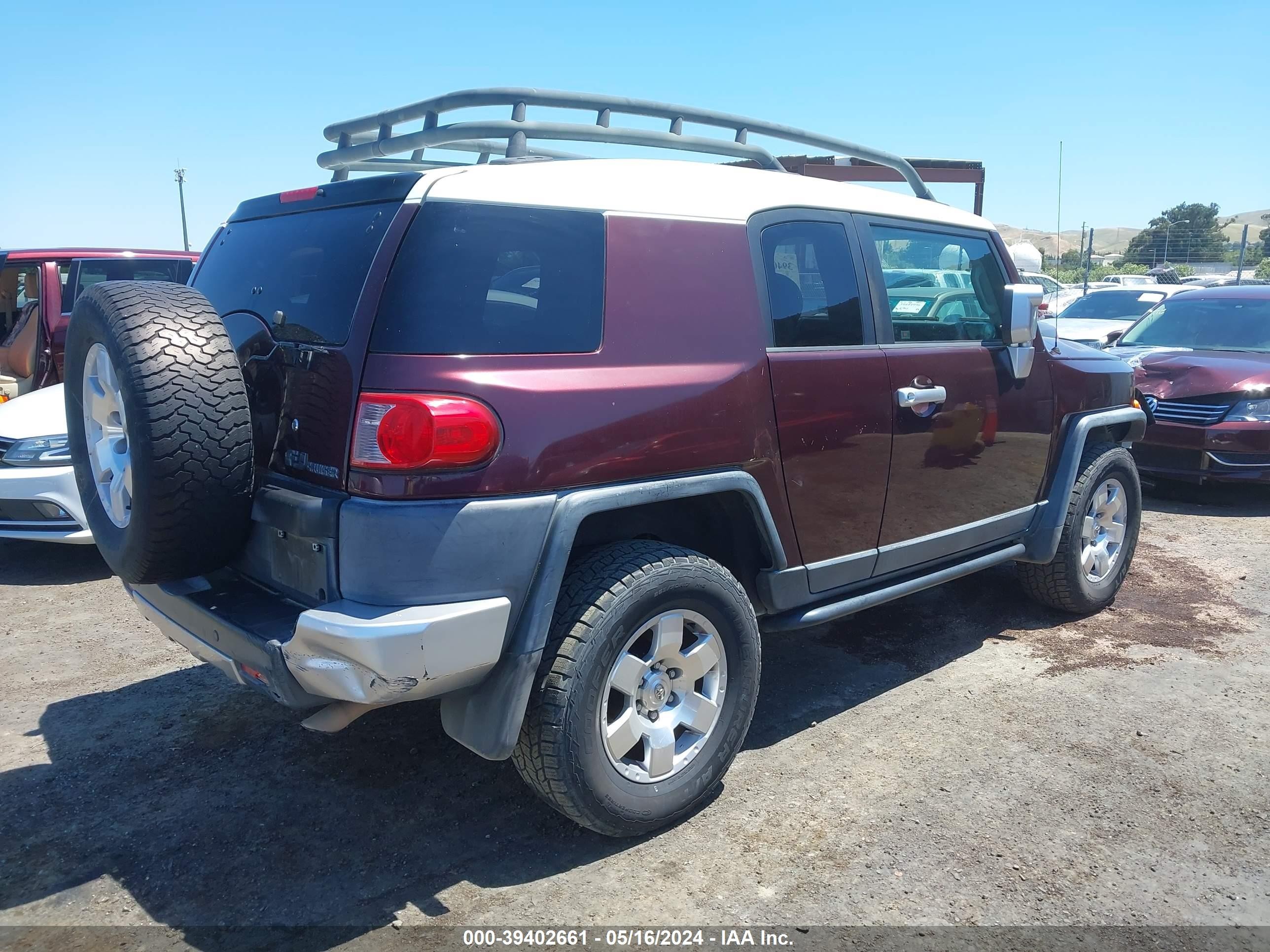 Photo 3 VIN: JTEBU11F270061720 - TOYOTA FJ CRUISER 