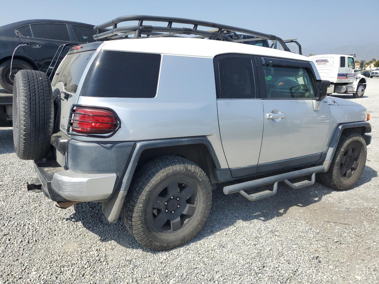 Photo 2 VIN: JTEBU11F270095527 - TOYOTA FJ CRUISER 