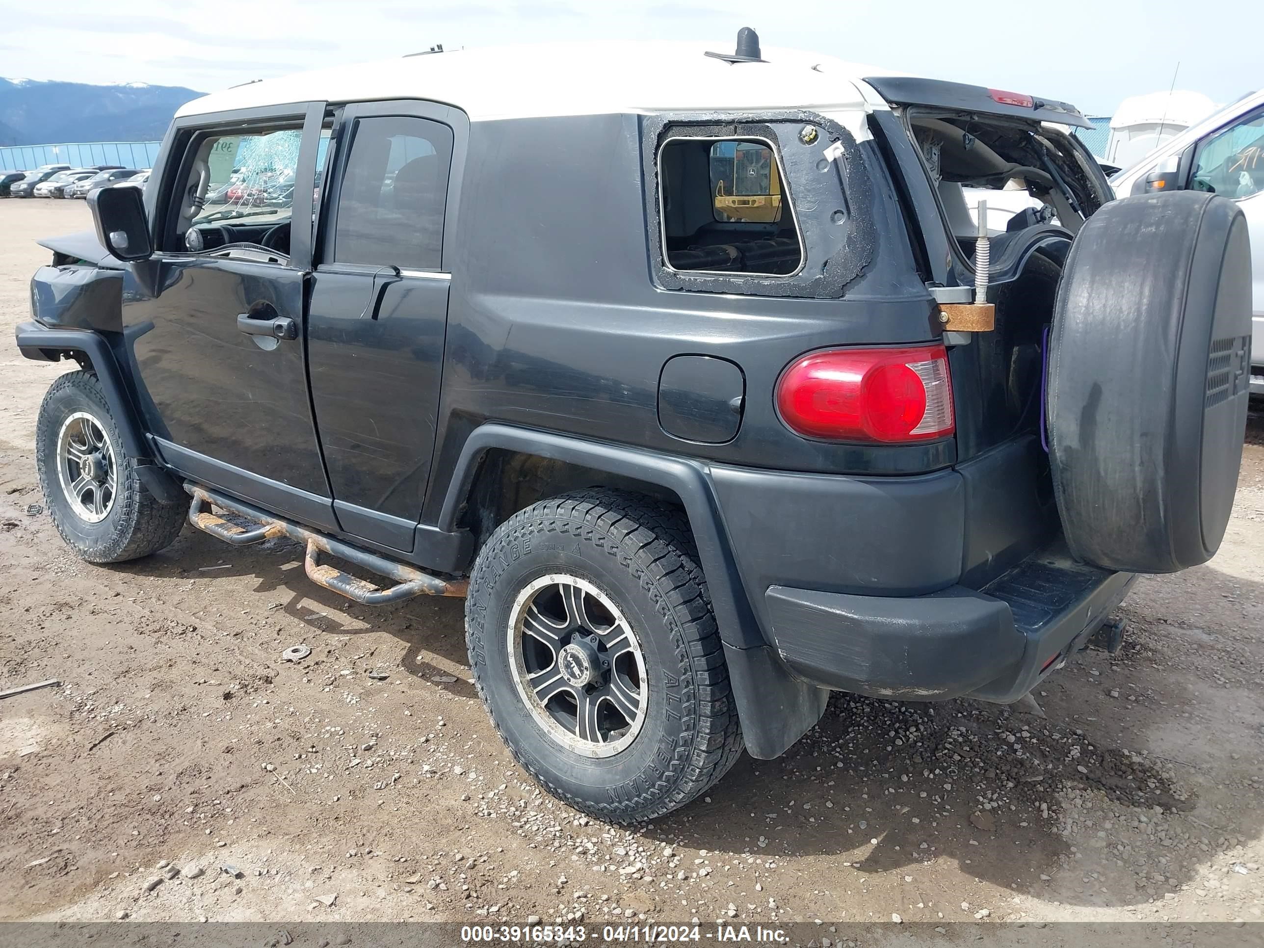 Photo 2 VIN: JTEBU11F270099562 - TOYOTA FJ CRUISER 