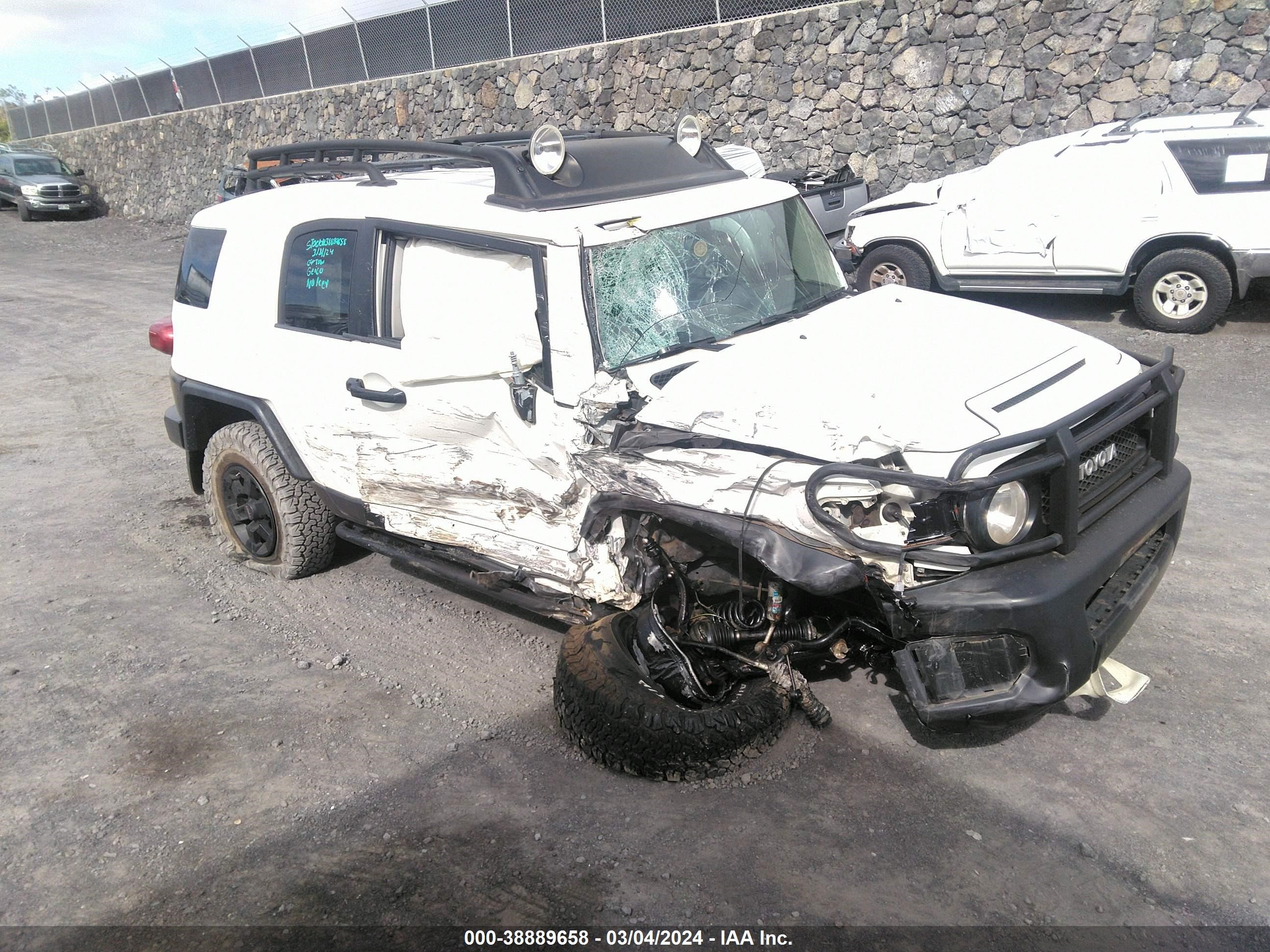 Photo 0 VIN: JTEBU11F28K038640 - TOYOTA FJ CRUISER 