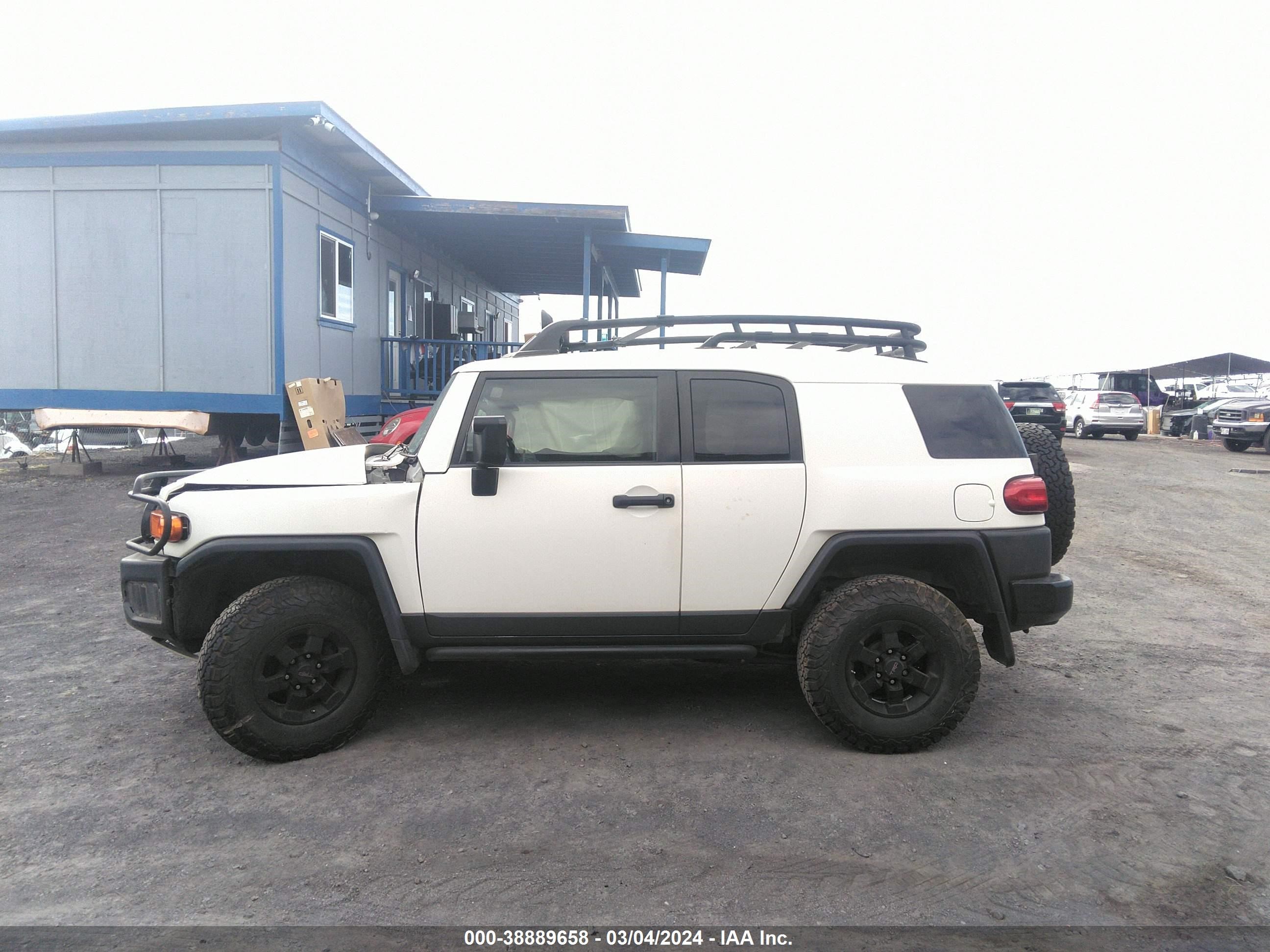 Photo 12 VIN: JTEBU11F28K038640 - TOYOTA FJ CRUISER 