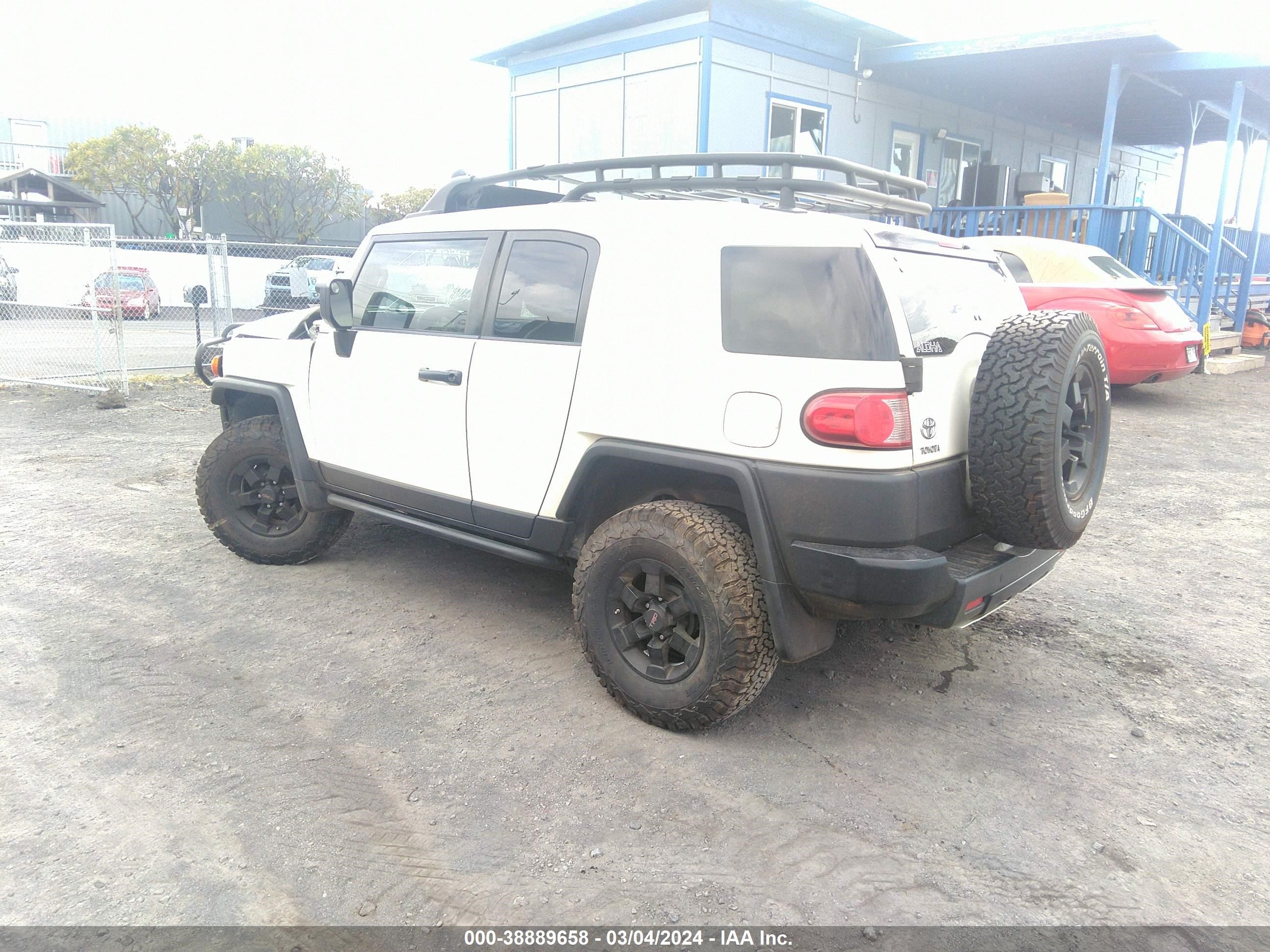 Photo 2 VIN: JTEBU11F28K038640 - TOYOTA FJ CRUISER 