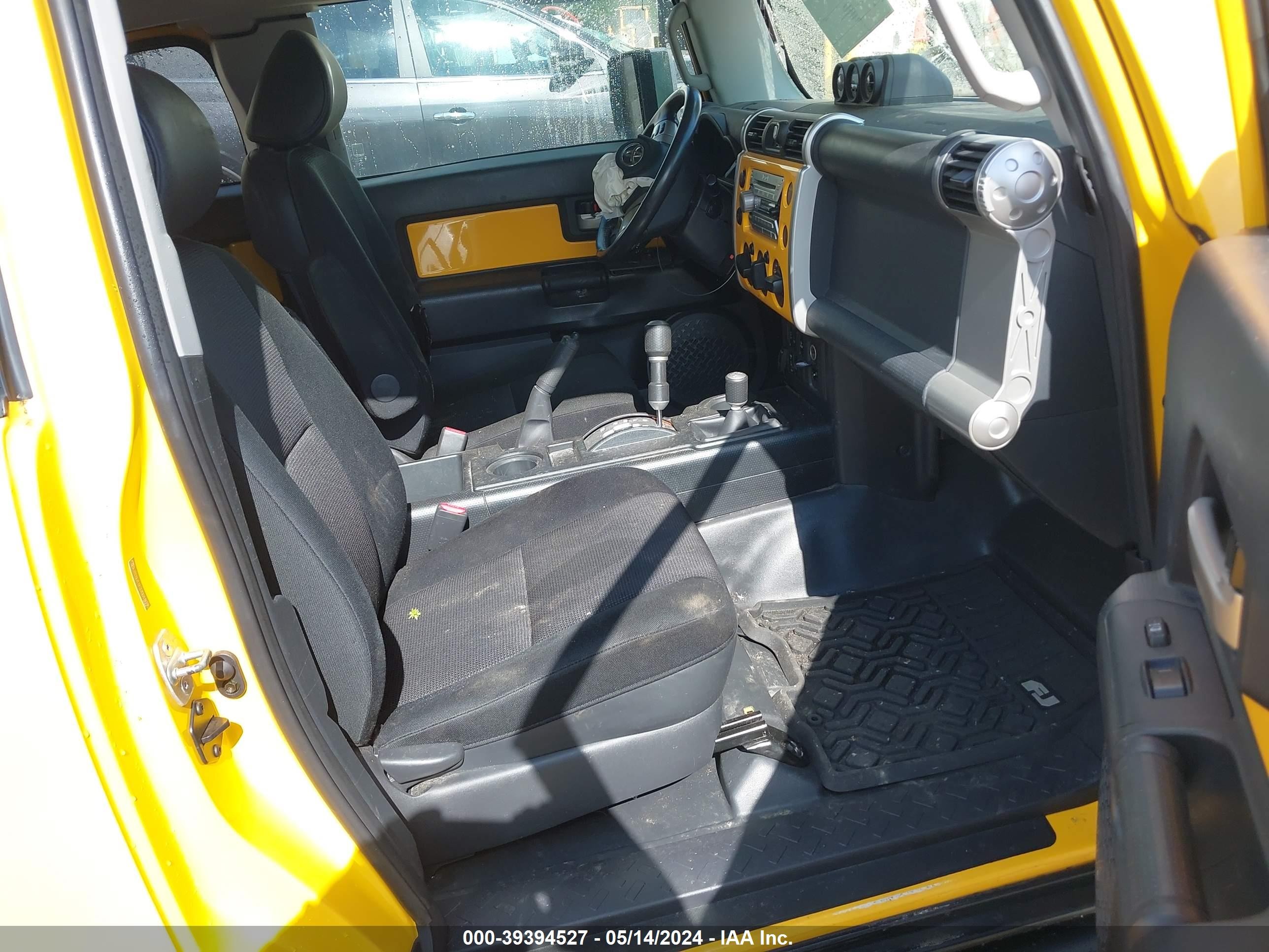 Photo 4 VIN: JTEBU11F370018035 - TOYOTA FJ CRUISER 