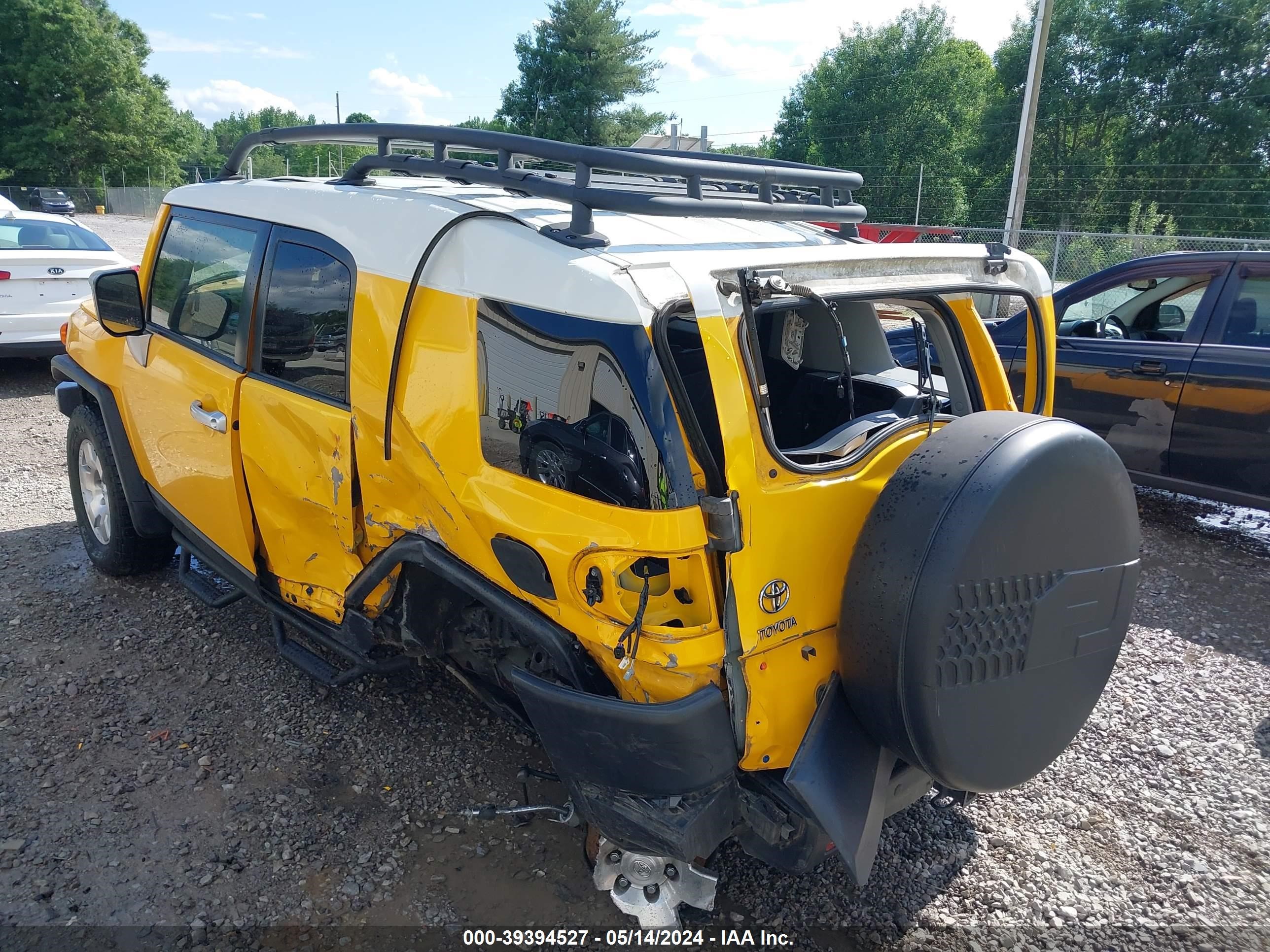 Photo 5 VIN: JTEBU11F370018035 - TOYOTA FJ CRUISER 