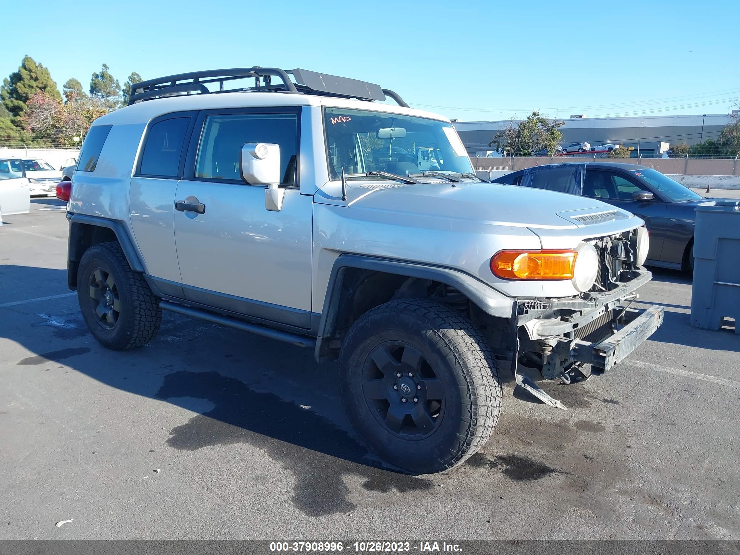 Photo 0 VIN: JTEBU11F370079109 - TOYOTA FJ CRUISER 