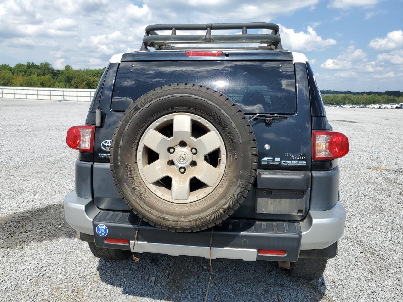 Photo 5 VIN: JTEBU11F370099330 - TOYOTA FJ CRUISER 