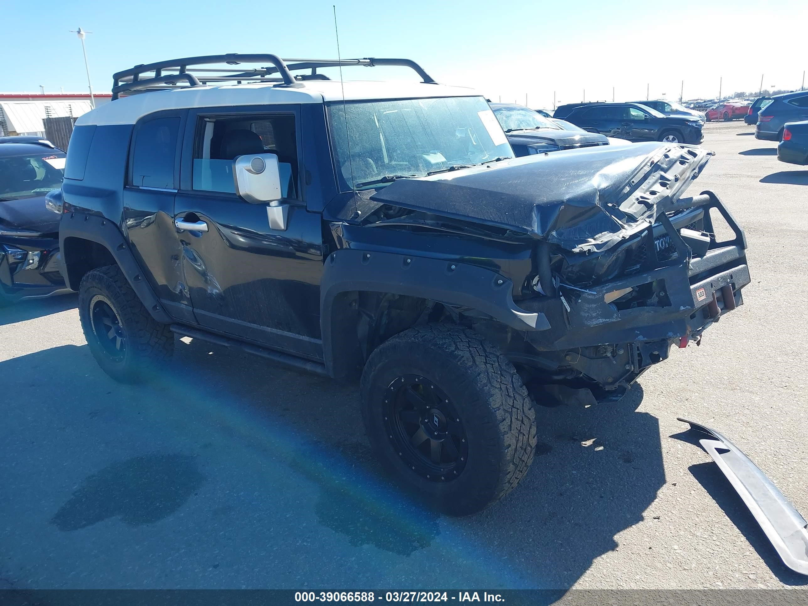 Photo 0 VIN: JTEBU11F38K036654 - TOYOTA FJ CRUISER 