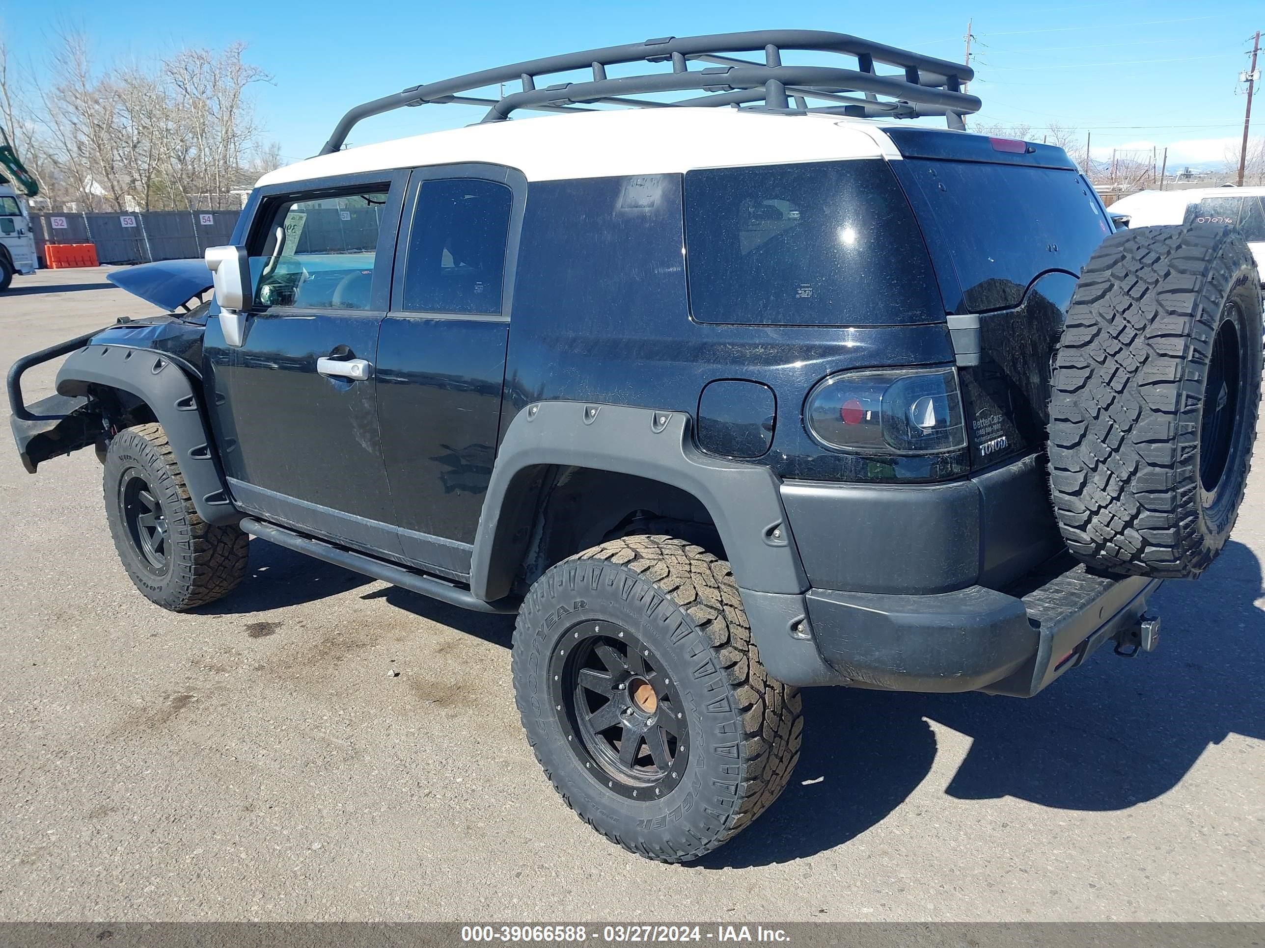 Photo 2 VIN: JTEBU11F38K036654 - TOYOTA FJ CRUISER 