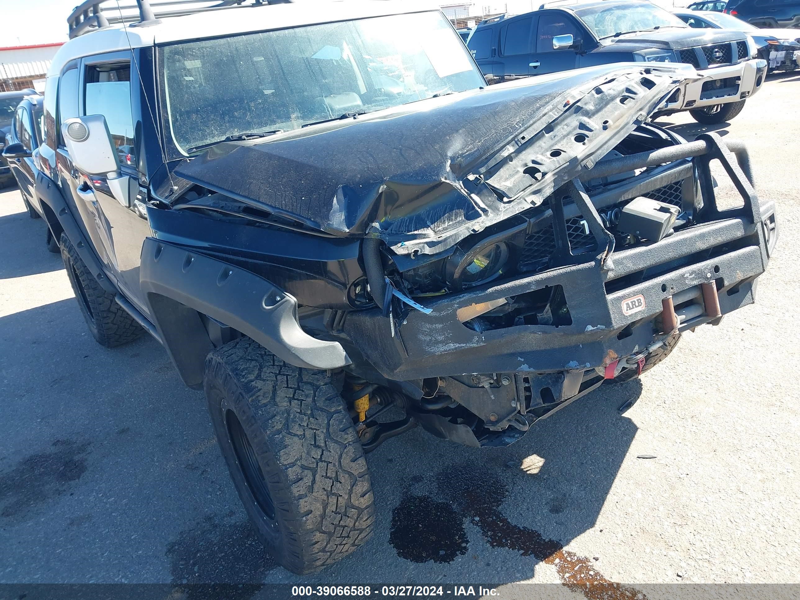 Photo 5 VIN: JTEBU11F38K036654 - TOYOTA FJ CRUISER 