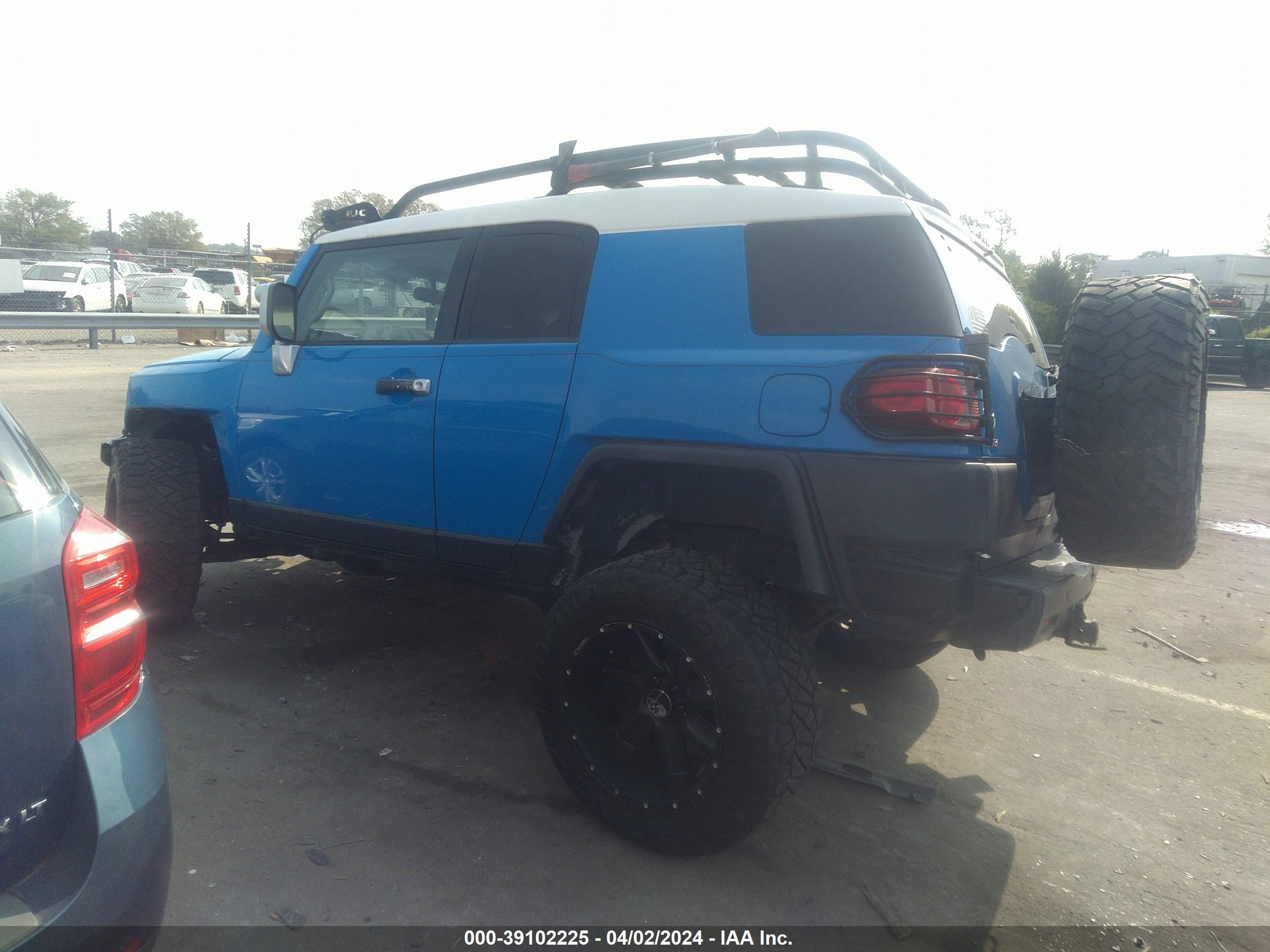 Photo 13 VIN: JTEBU11F470016584 - TOYOTA FJ CRUISER 