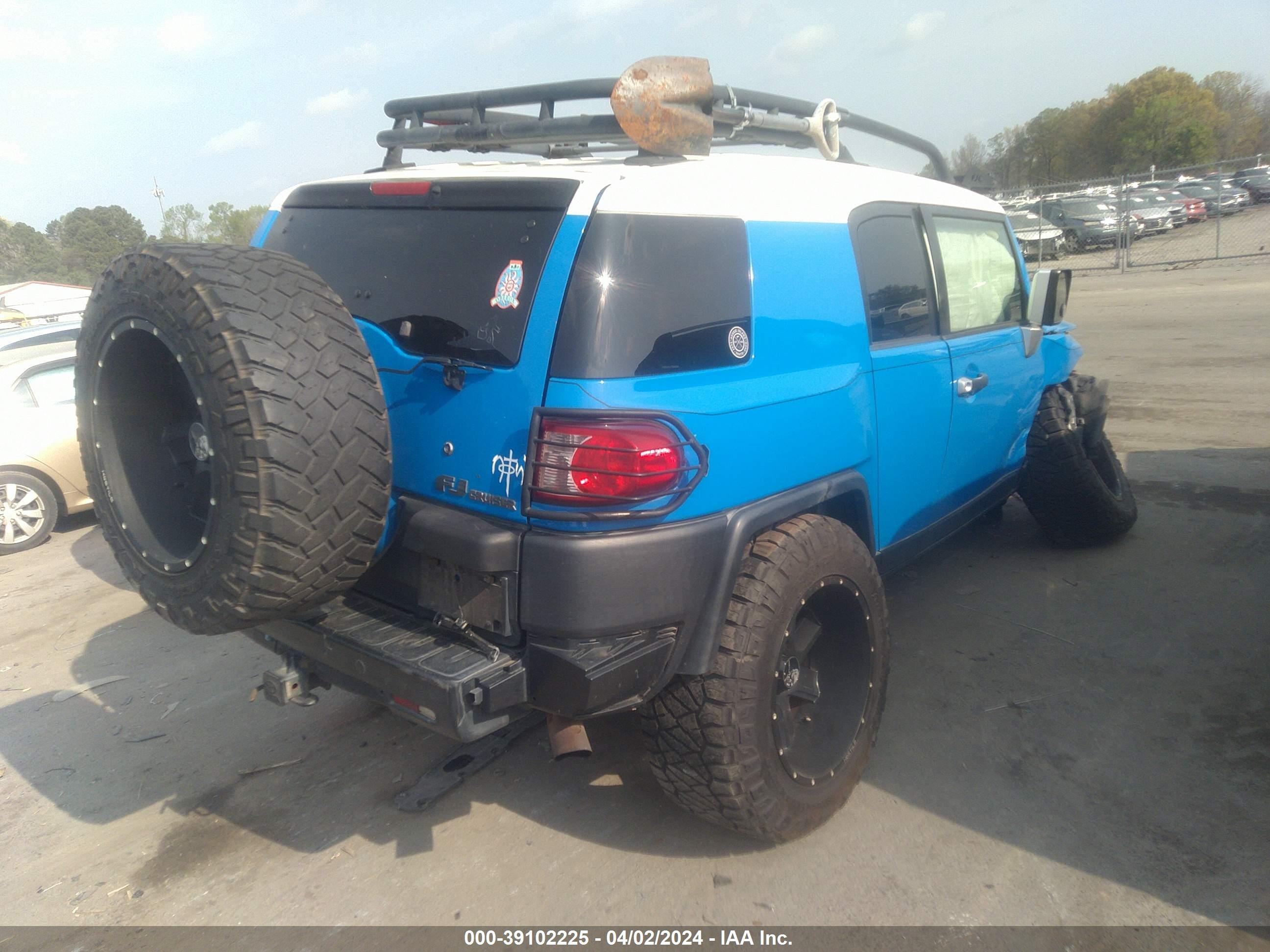 Photo 3 VIN: JTEBU11F470016584 - TOYOTA FJ CRUISER 