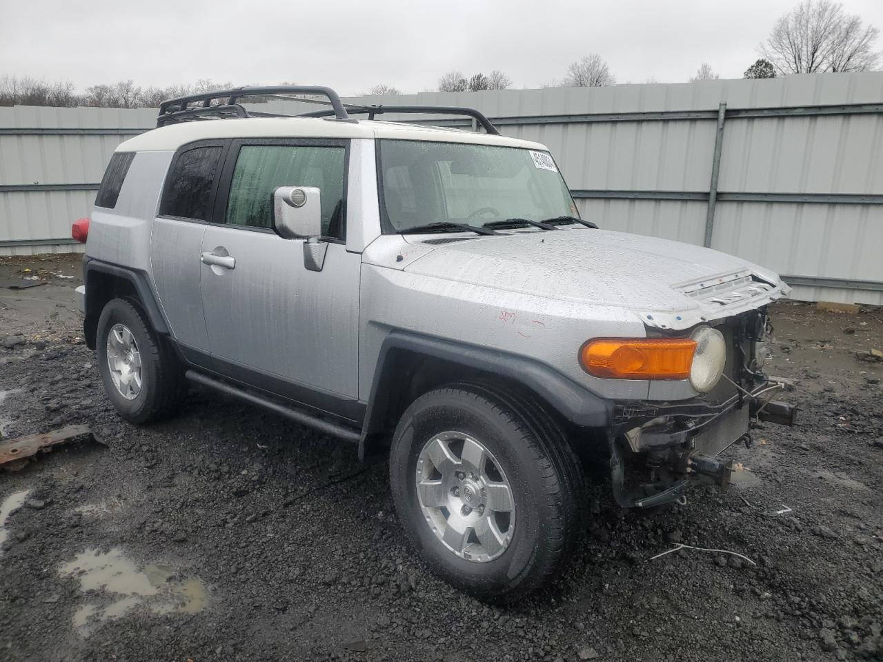 Photo 3 VIN: JTEBU11F470064067 - TOYOTA FJ CRUISER 