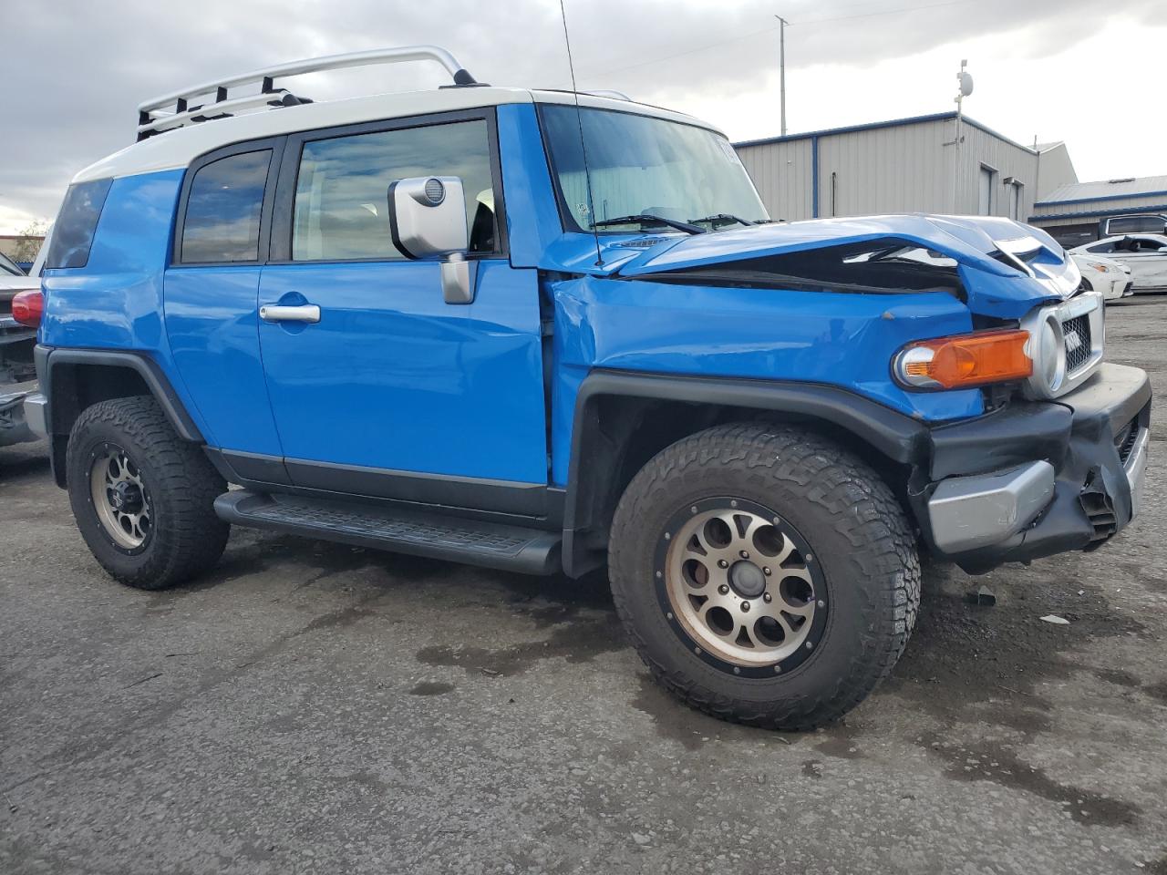 Photo 3 VIN: JTEBU11F470090975 - TOYOTA FJ CRUISER 