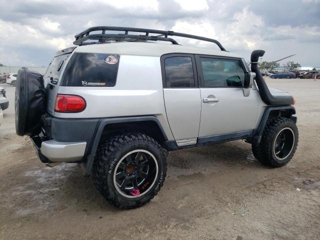 Photo 2 VIN: JTEBU11F470100565 - TOYOTA FJ CRUISER 