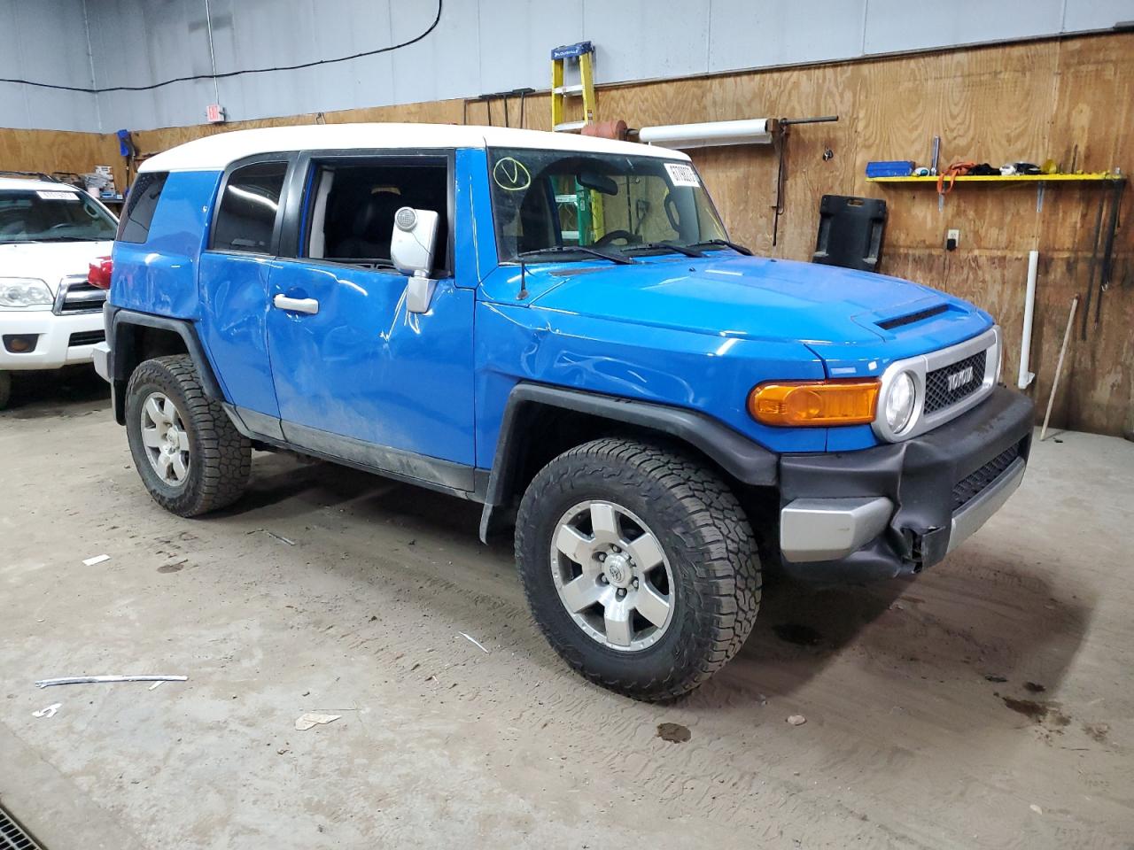 Photo 3 VIN: JTEBU11F570033409 - TOYOTA FJ CRUISER 